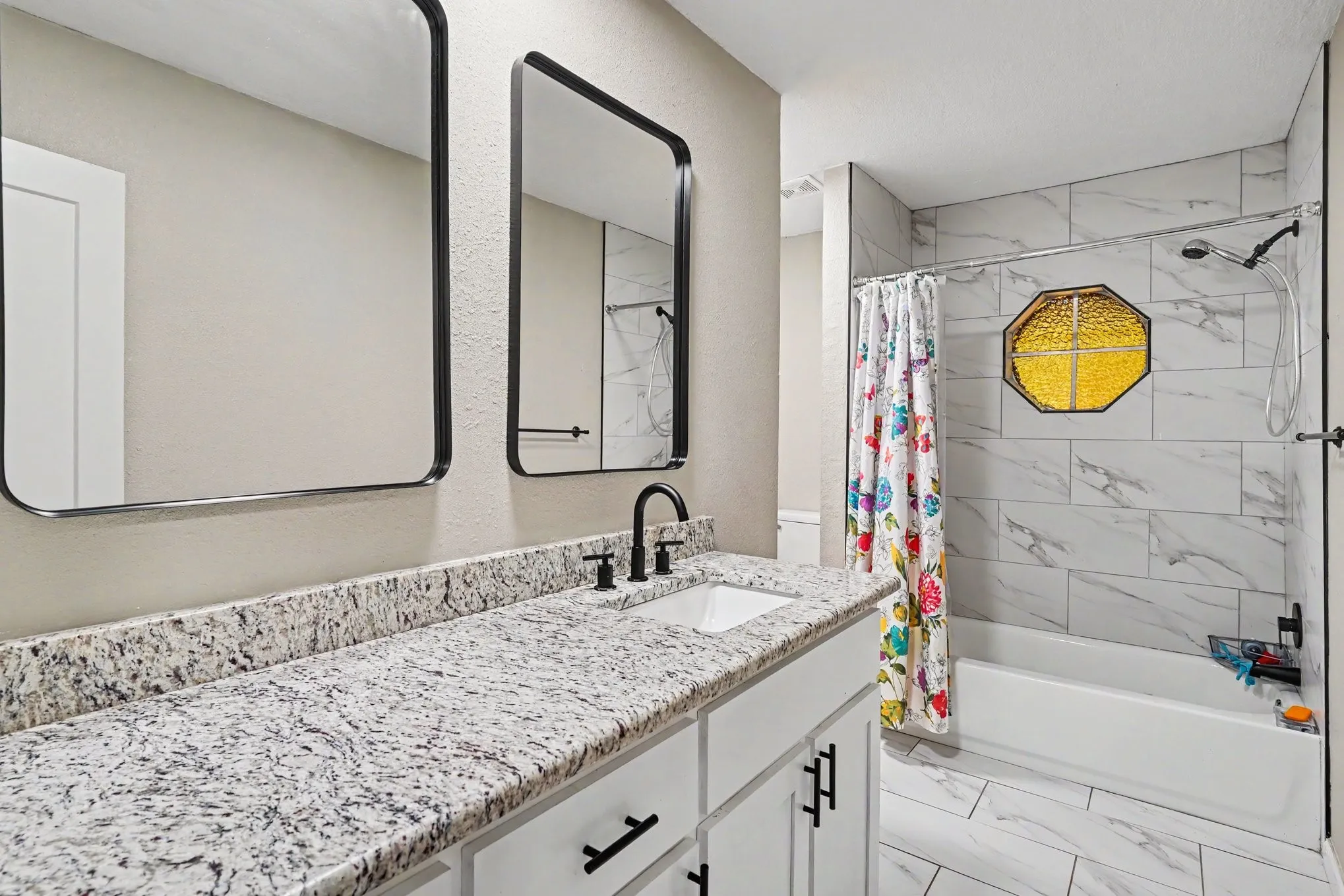 Single Family Residence For Sale in Tarrant County , 1908 Thousand Oaks Drive, Burleson, Texas 76028, 5 Bedroom, 3 Bathroom, 2 Garage spaces, 2,960 Sqft, built in 1977, mls#21282301, Real Estate Agent in Burleson, Homes For Sale in Tarrant county, Homes For Sale in Burleson, Realtor in Burleson Texas, Real Estate Brokerage Independent Realty Texas, Luminita Cordes Realtor