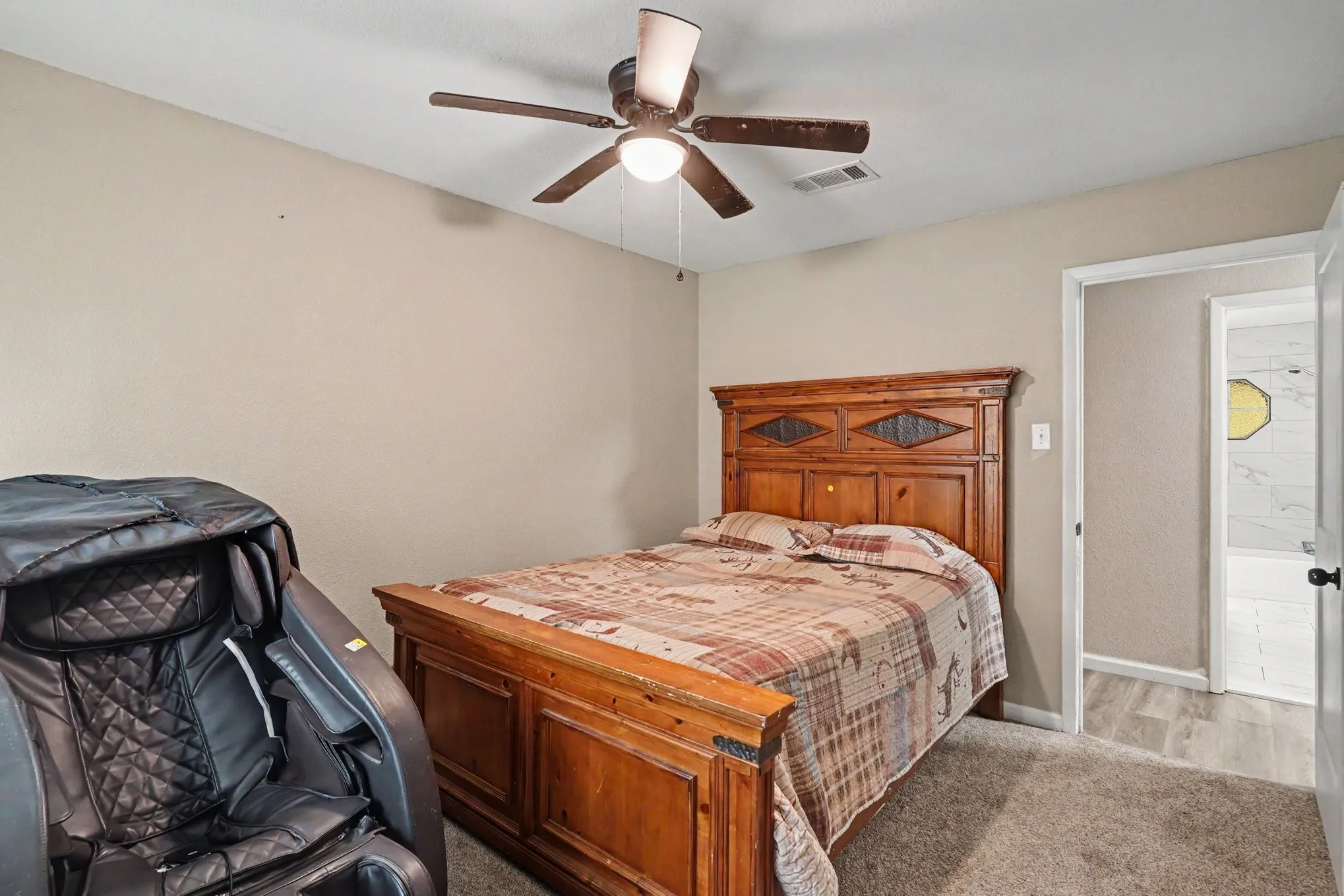 Single Family Residence For Sale in Tarrant County , 1908 Thousand Oaks Drive, Burleson, Texas 76028, 5 Bedroom, 3 Bathroom, 2 Garage spaces, 2,960 Sqft, built in 1977, mls#21282301, Real Estate Agent in Burleson, Homes For Sale in Tarrant county, Homes For Sale in Burleson, Realtor in Burleson Texas, Real Estate Brokerage Independent Realty Texas, Luminita Cordes Realtor