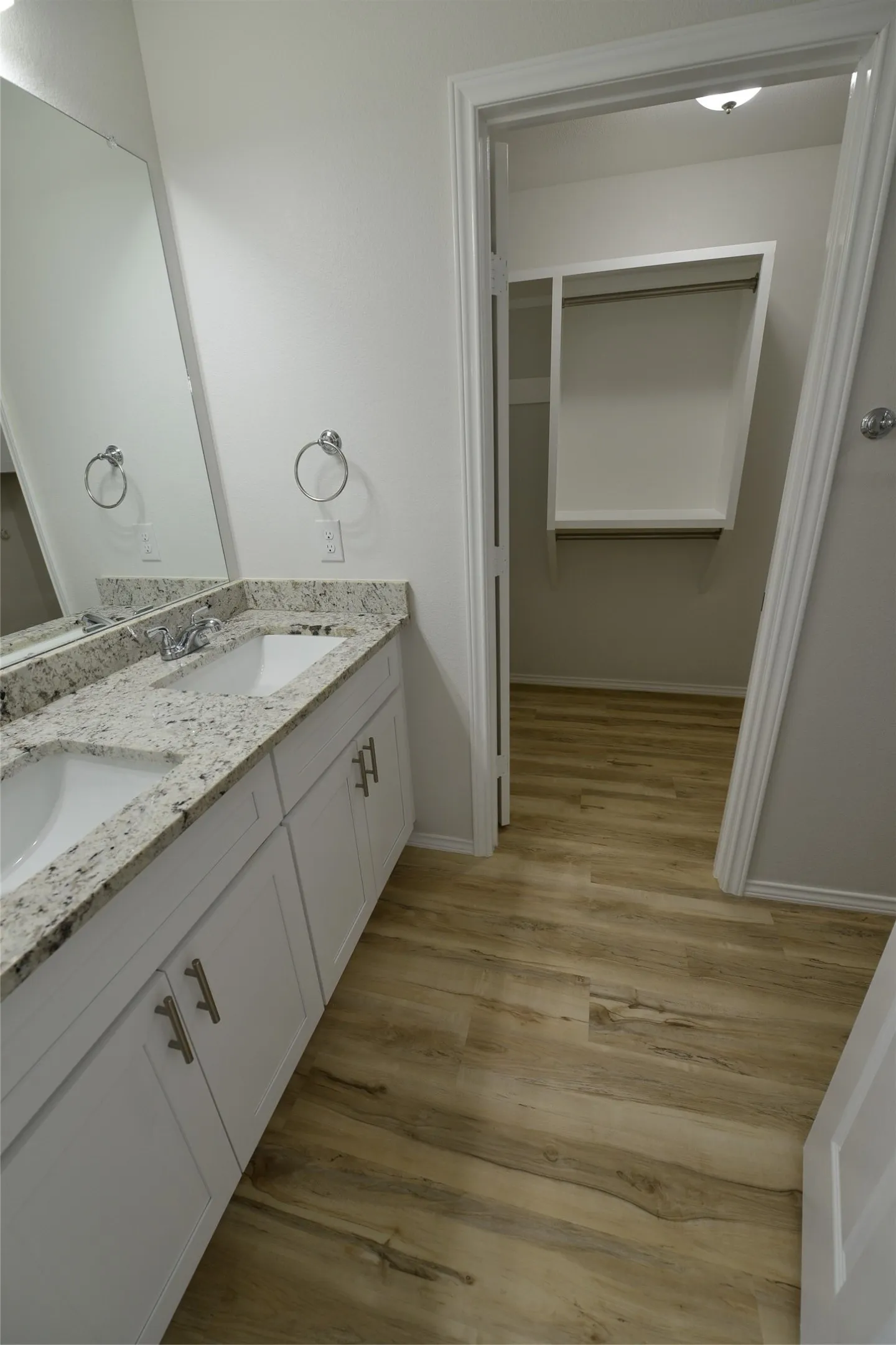Single Family Residence For Rent in Ellis County , 2393 Murphy Court, Red Oak, Texas 75154, 3 Bedrooms, 3 Bathrooms, Garage spaces, 1,500 Sqft, built in 2025, Price $1,995, mls#21282302, Real Estate Agent in Red Oak, Homes For Rent in Ellis county, Homes For Rent in Red Oak, Realtor in Red Oak Texas, Real Estate Brokerage Independent Realty Texas, Luminita Cordes Realtor