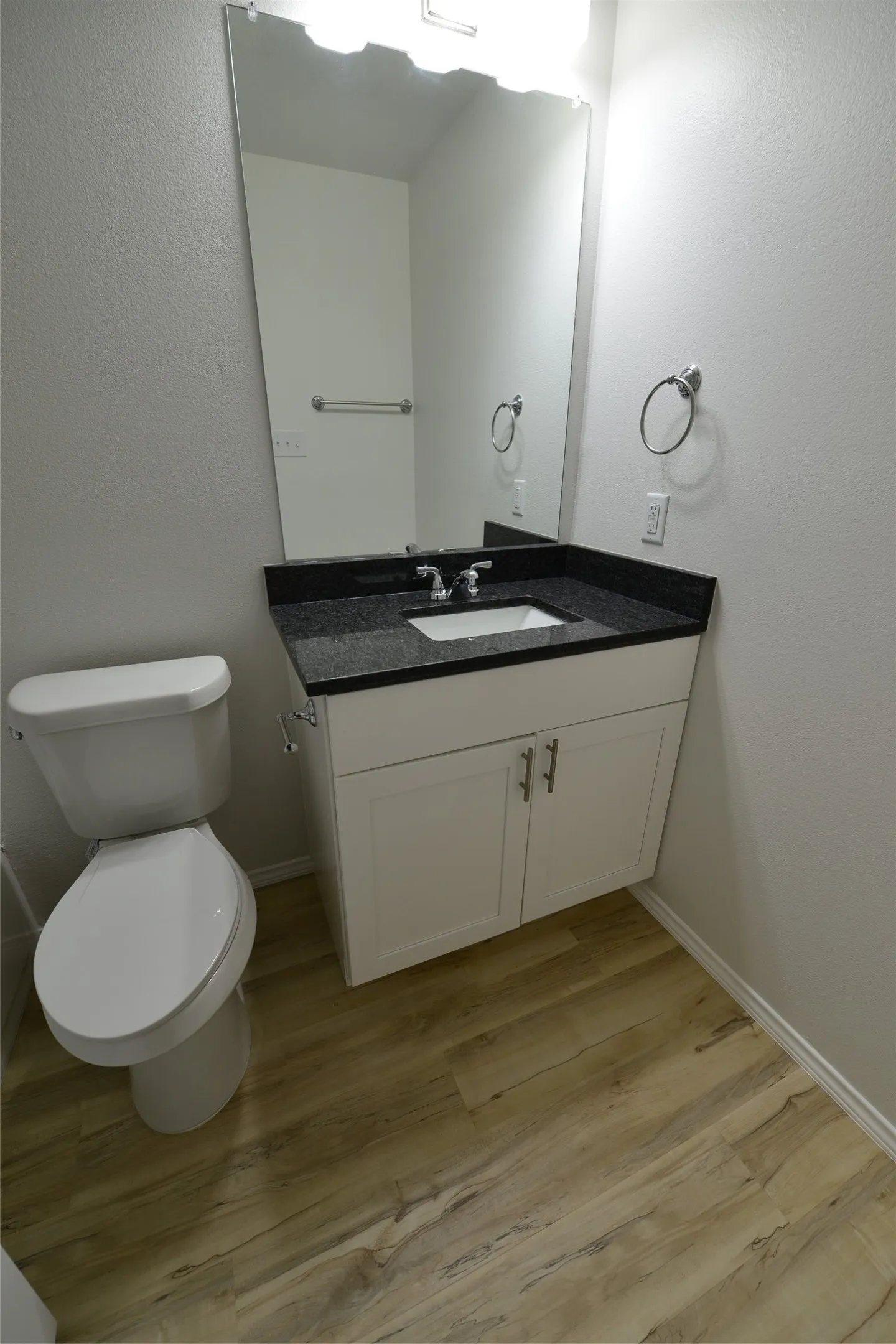 Single Family Residence For Rent in Ellis County , 2385 Murphy Court, Red Oak, Texas 75154, 3 Bedroom, 3 Bathroom, Garage spaces, 1,500 Sqft, built in 2025, mls#21282305, Real Estate Agent in Red Oak, Homes For Rent in Ellis county, Homes For Rent in Red Oak, Realtor in Red Oak Texas, Real Estate Brokerage Independent Realty Texas, Luminita Cordes Realtor