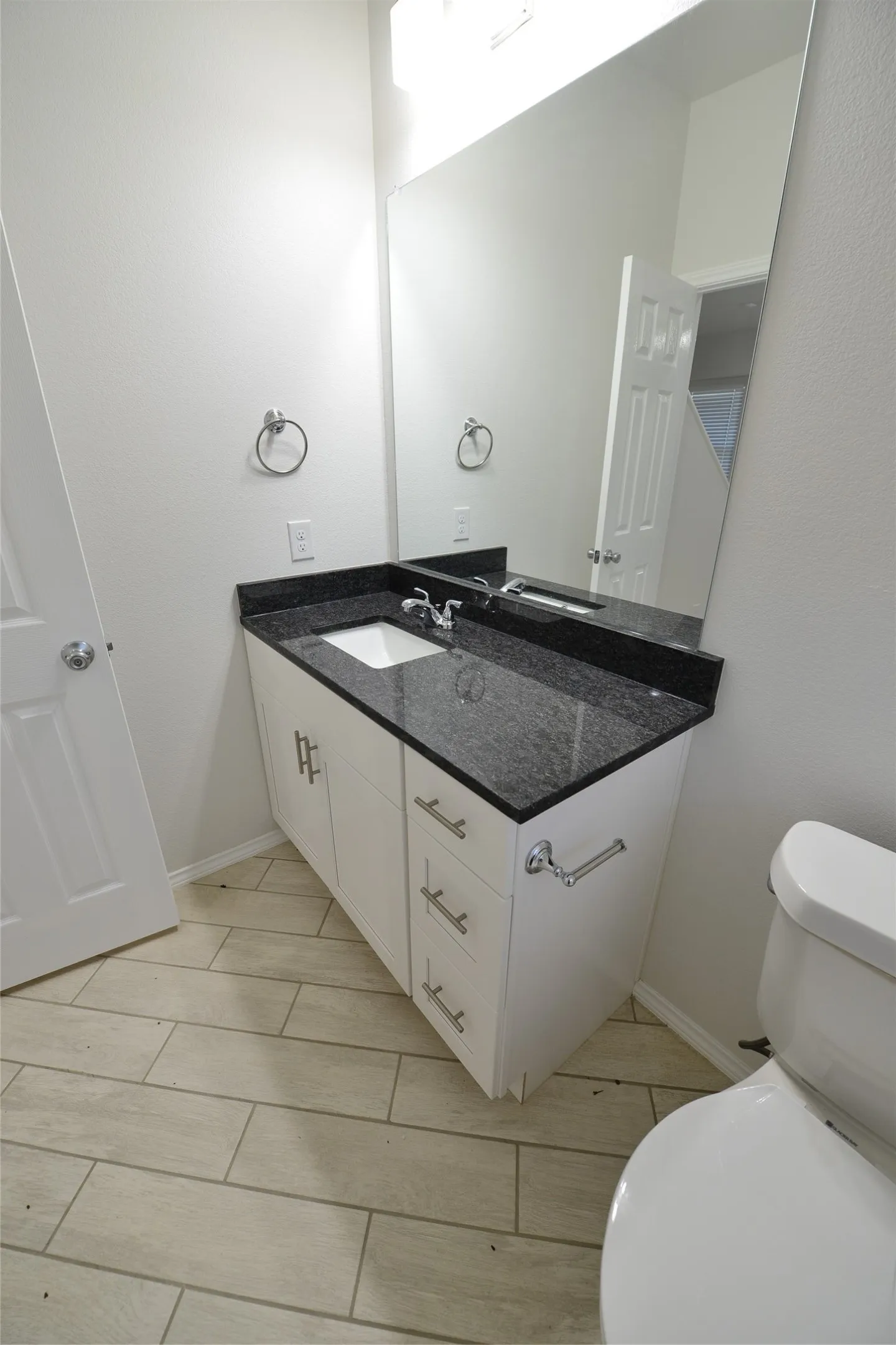 Single Family Residence For Rent in Ellis County , 2385 Murphy Court, Red Oak, Texas 75154, 3 Bedroom, 3 Bathroom, Garage spaces, 1,500 Sqft, built in 2025, mls#21282305, Real Estate Agent in Red Oak, Homes For Rent in Ellis county, Homes For Rent in Red Oak, Realtor in Red Oak Texas, Real Estate Brokerage Independent Realty Texas, Luminita Cordes Realtor