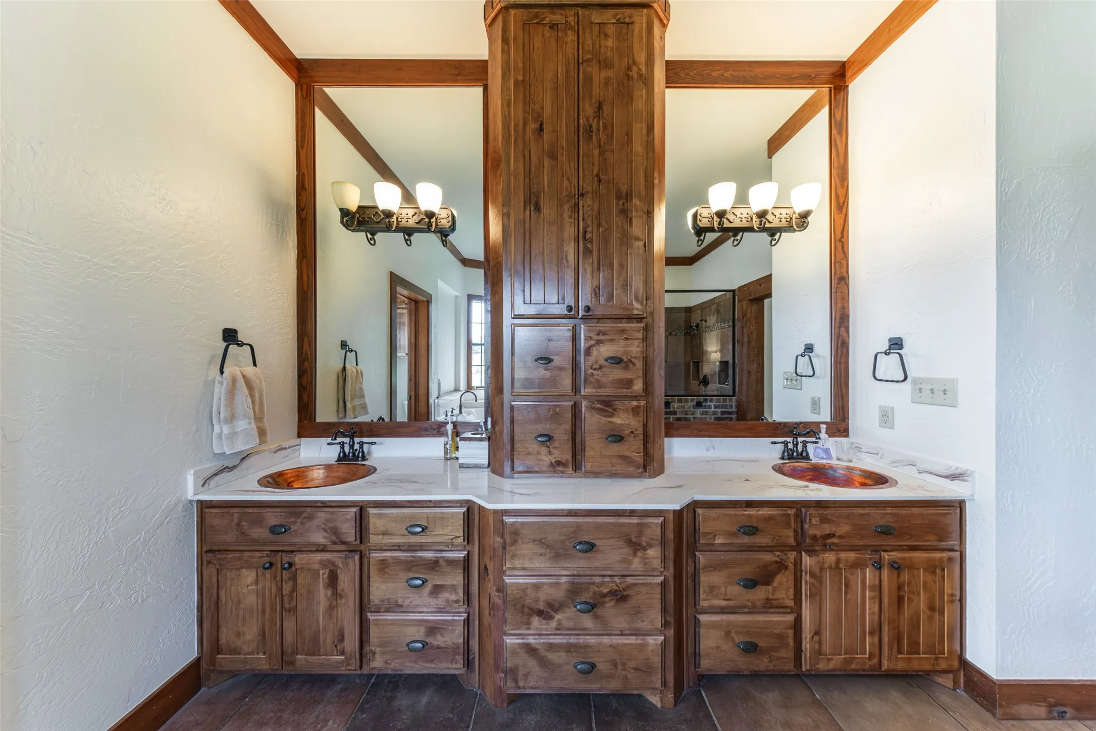 Single Family Residence For Sale in Cherokee County , 1281 County Road 3113, Jacksonville, Texas 75766, 4 Bedroom, 4 Bathroom, 4 Garage spaces, 4,763 Sqft, built in 2006, mls#21281771, Real Estate Agent in Jacksonville, Homes For Sale in Cherokee county, Homes For Sale in Jacksonville, Realtor in Jacksonville Texas, Real Estate Brokerage Independent Realty Texas, Luminita Cordes Realtor