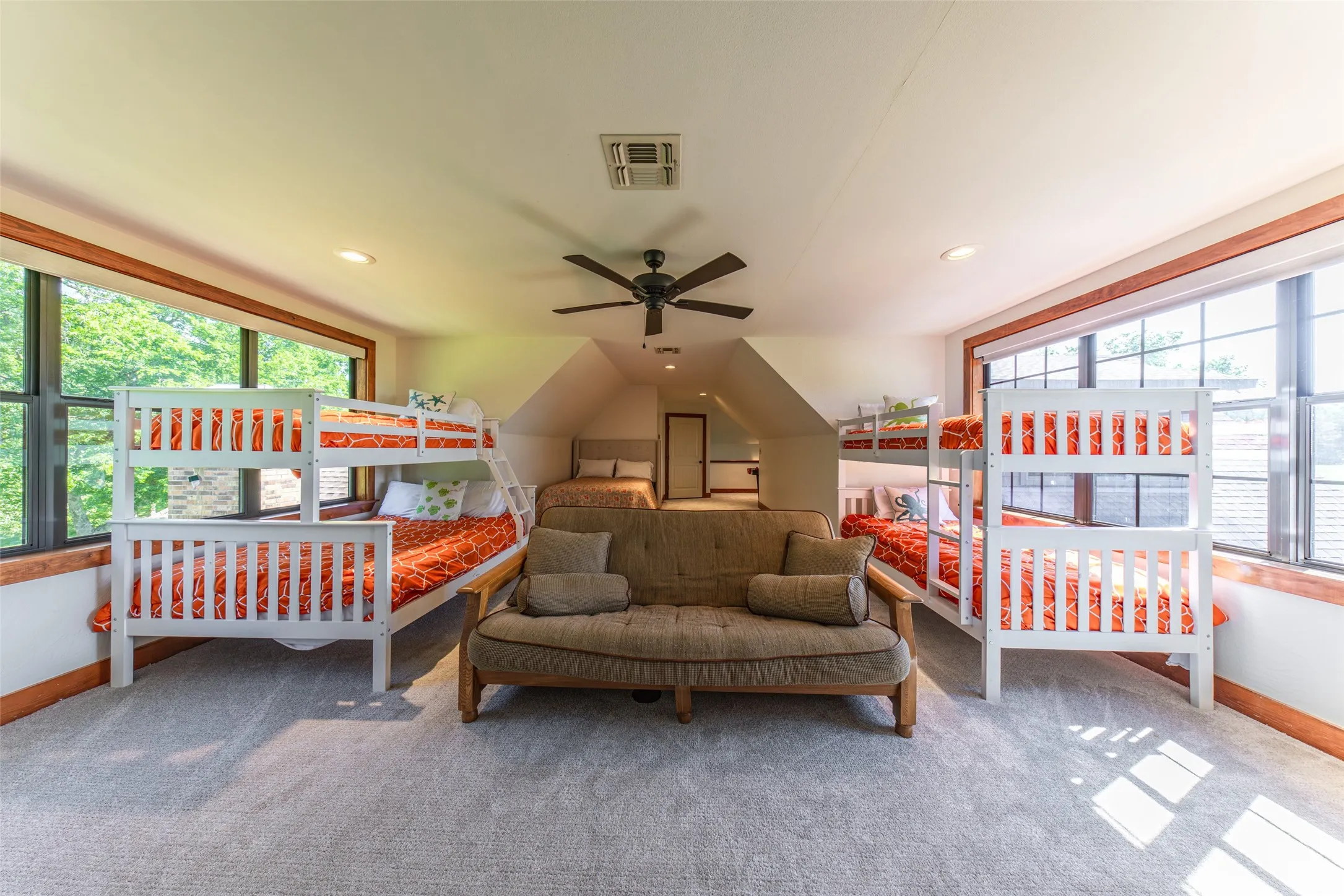 Single Family Residence For Sale in Cherokee County , 1281 County Road 3113, Jacksonville, Texas 75766, 4 Bedroom, 4 Bathroom, 4 Garage spaces, 4,763 Sqft, built in 2006, mls#21281771, Real Estate Agent in Jacksonville, Homes For Sale in Cherokee county, Homes For Sale in Jacksonville, Realtor in Jacksonville Texas, Real Estate Brokerage Independent Realty Texas, Luminita Cordes Realtor