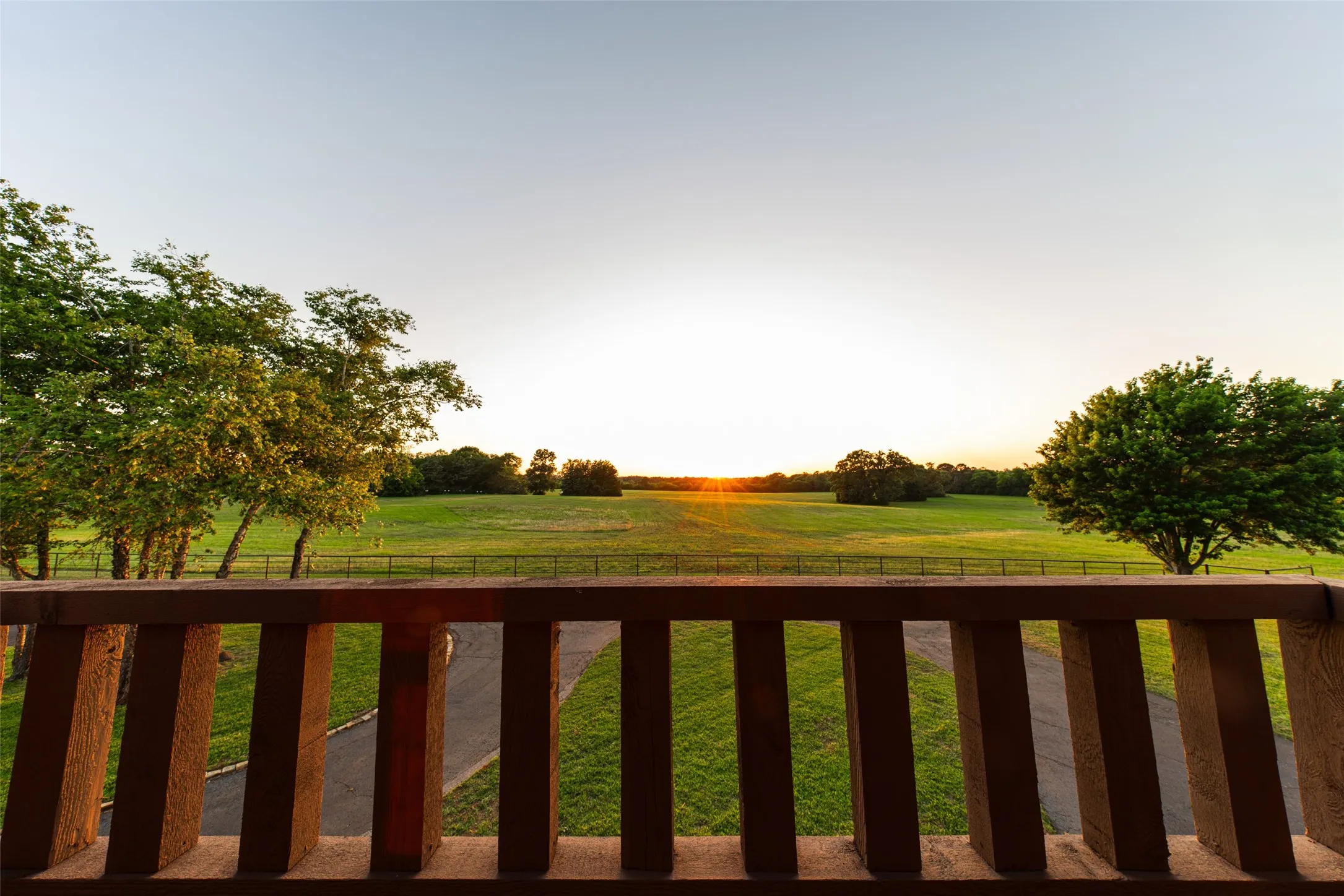 Single Family Residence For Sale in Cherokee County , 1281 County Road 3113, Jacksonville, Texas 75766, 4 Bedroom, 4 Bathroom, 4 Garage spaces, 4,763 Sqft, built in 2006, mls#21281771, Real Estate Agent in Jacksonville, Homes For Sale in Cherokee county, Homes For Sale in Jacksonville, Realtor in Jacksonville Texas, Real Estate Brokerage Independent Realty Texas, Luminita Cordes Realtor