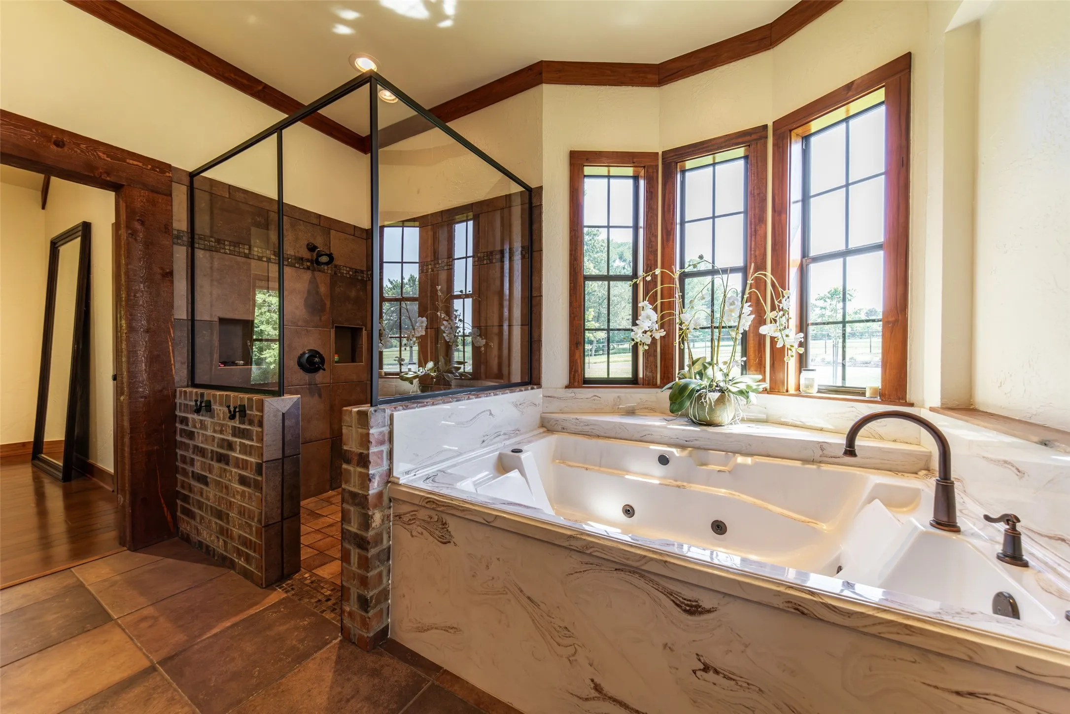 Single Family Residence For Sale in Cherokee County , 1281 County Road 3113, Jacksonville, Texas 75766, 4 Bedroom, 4 Bathroom, 4 Garage spaces, 4,763 Sqft, built in 2006, mls#21281771, Real Estate Agent in Jacksonville, Homes For Sale in Cherokee county, Homes For Sale in Jacksonville, Realtor in Jacksonville Texas, Real Estate Brokerage Independent Realty Texas, Luminita Cordes Realtor