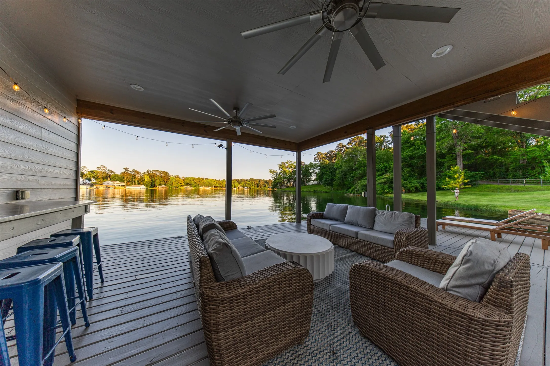 Single Family Residence For Sale in Cherokee County , 1281 County Road 3113, Jacksonville, Texas 75766, 4 Bedroom, 4 Bathroom, 4 Garage spaces, 4,763 Sqft, built in 2006, mls#21281771, Real Estate Agent in Jacksonville, Homes For Sale in Cherokee county, Homes For Sale in Jacksonville, Realtor in Jacksonville Texas, Real Estate Brokerage Independent Realty Texas, Luminita Cordes Realtor