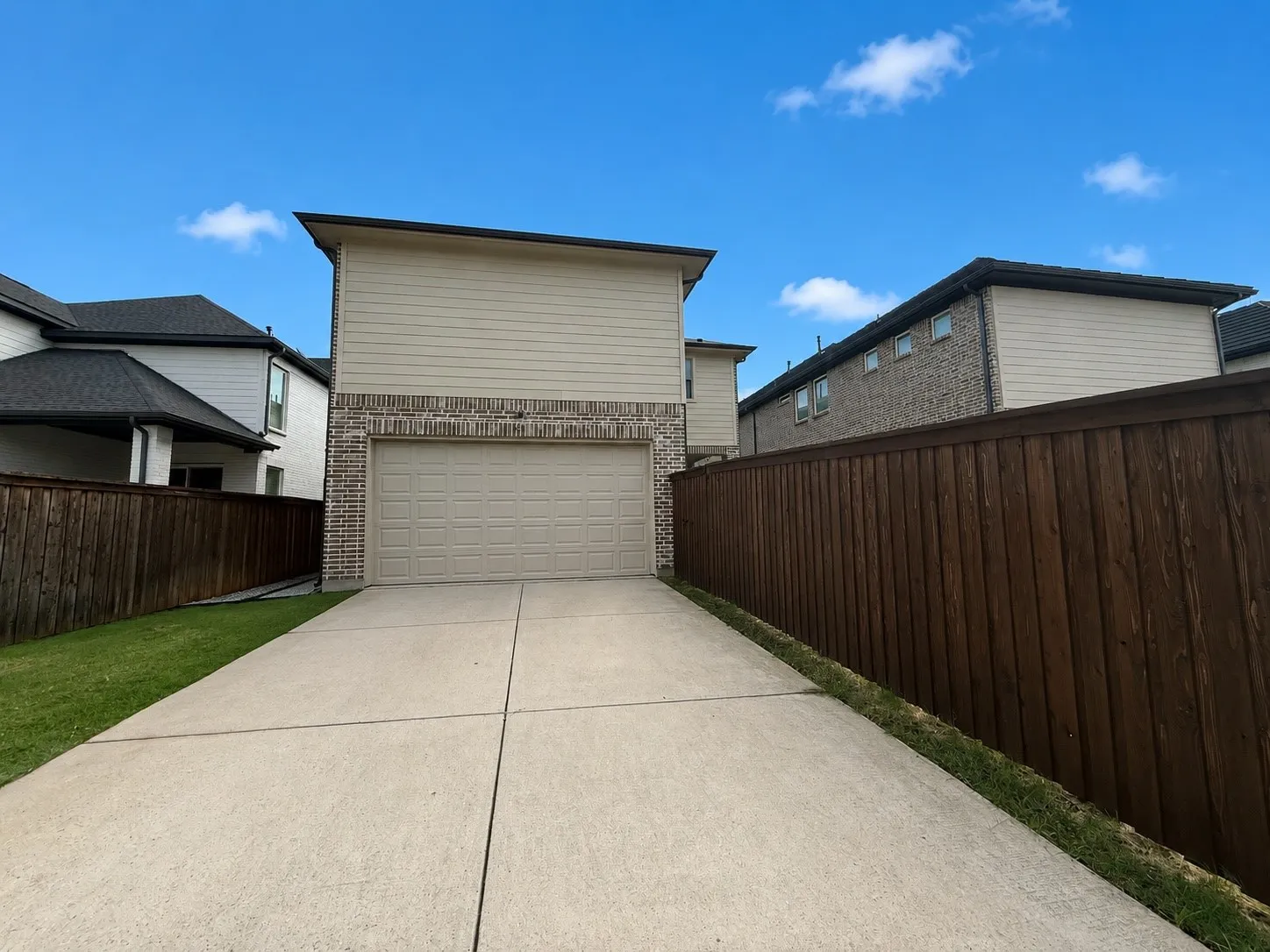 Single Family Residence For Rent in Collin County , 985 Sprangletop Street, Allen, Texas 75013, 4 Bedrooms, 3 Bathrooms, 2 Garage spaces, 2,980 Sqft, built in 2020, Price $3,500, mls#21282011, Real Estate Agent in Allen, Homes For Rent in Collin county, Homes For Rent in Allen, Realtor in Allen Texas, Real Estate Brokerage Independent Realty Texas, Luminita Cordes Realtor