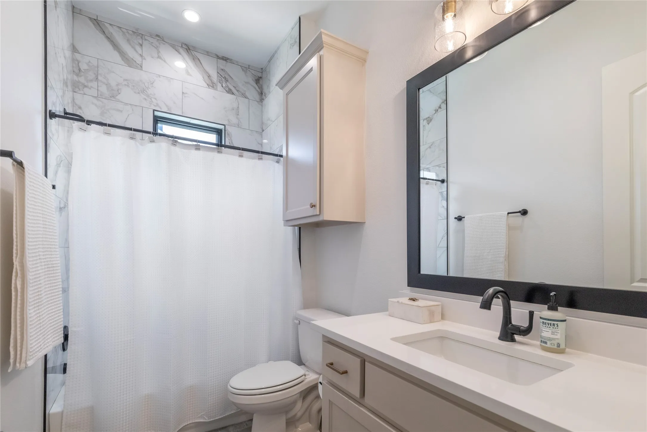 Single Family Residence For Sale in Tarrant County , 2043 Sicily Lane, Haslet, Texas 76052, 5 Bedroom, 6 Bathroom, 3 Garage spaces, 4,497 Sqft, built in 2022, mls#21279404, Real Estate Agent in Haslet, Homes For Sale in Tarrant county, Homes For Sale in Haslet, Realtor in Haslet Texas, Real Estate Brokerage Independent Realty Texas, Luminita Cordes Realtor