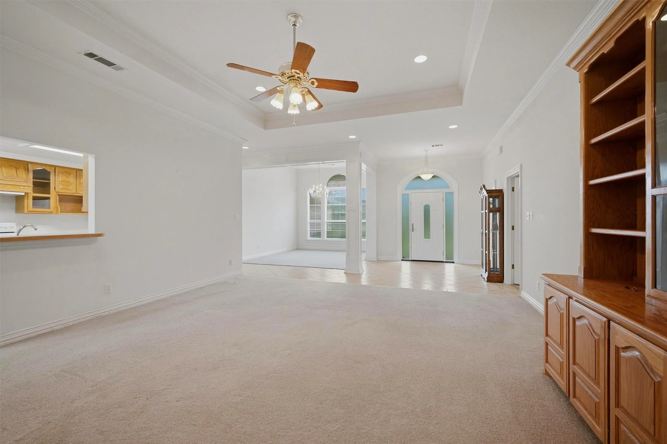 Single Family Residence For Sale in Grayson County , 1005 Catalina Drive, Bells, Texas 75414, 3 Bedroom, 2 Bathroom, 2 Garage spaces, 2,119 Sqft, built in 1999, mls#21282349, Real Estate Agent in Bells, Homes For Sale in Grayson county, Homes For Sale in Bells, Realtor in Bells Texas, Real Estate Brokerage Independent Realty Texas, Luminita Cordes Realtor