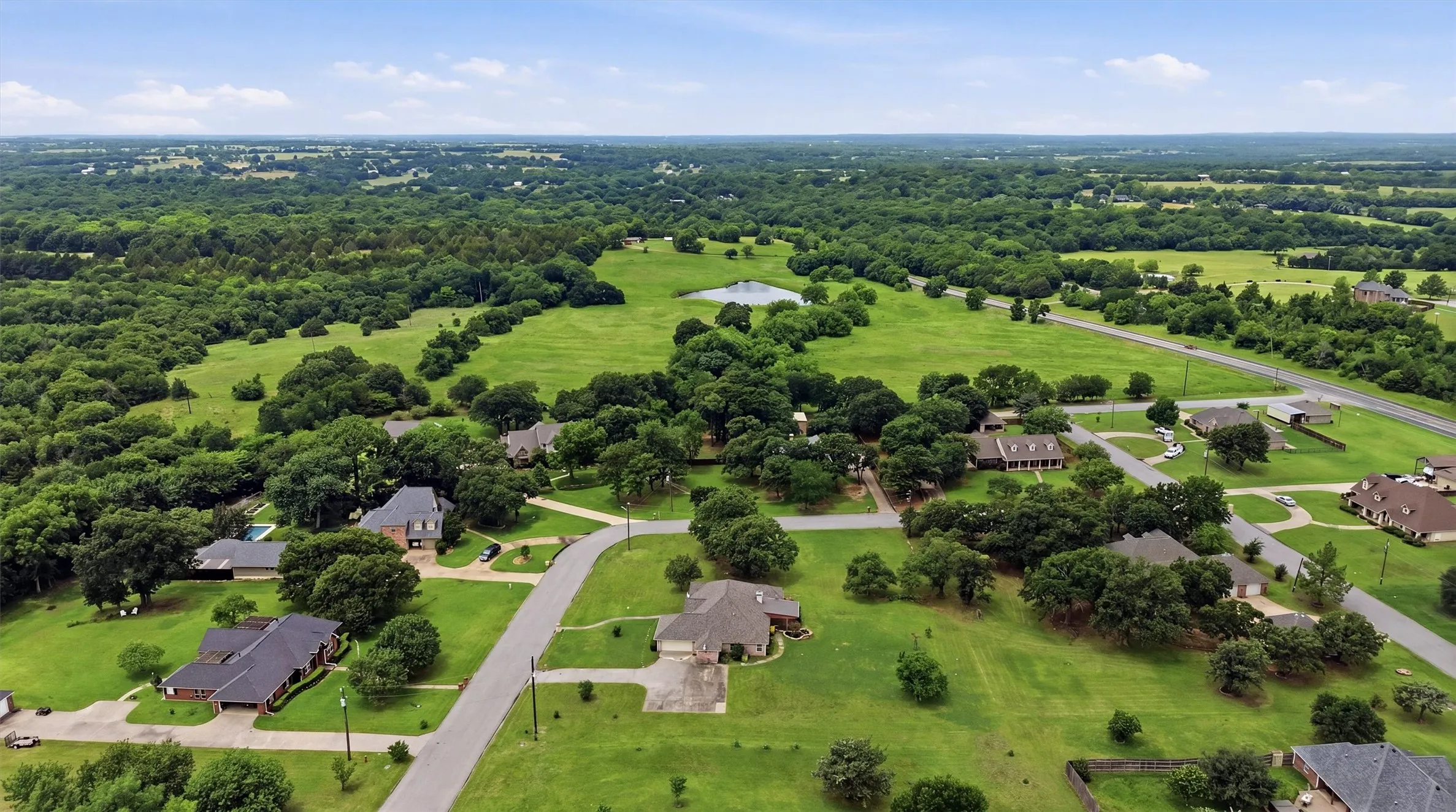 Single Family Residence For Sale in Grayson County , 1005 Catalina Drive, Bells, Texas 75414, 3 Bedroom, 2 Bathroom, 2 Garage spaces, 2,119 Sqft, built in 1999, mls#21282349, Real Estate Agent in Bells, Homes For Sale in Grayson county, Homes For Sale in Bells, Realtor in Bells Texas, Real Estate Brokerage Independent Realty Texas, Luminita Cordes Realtor