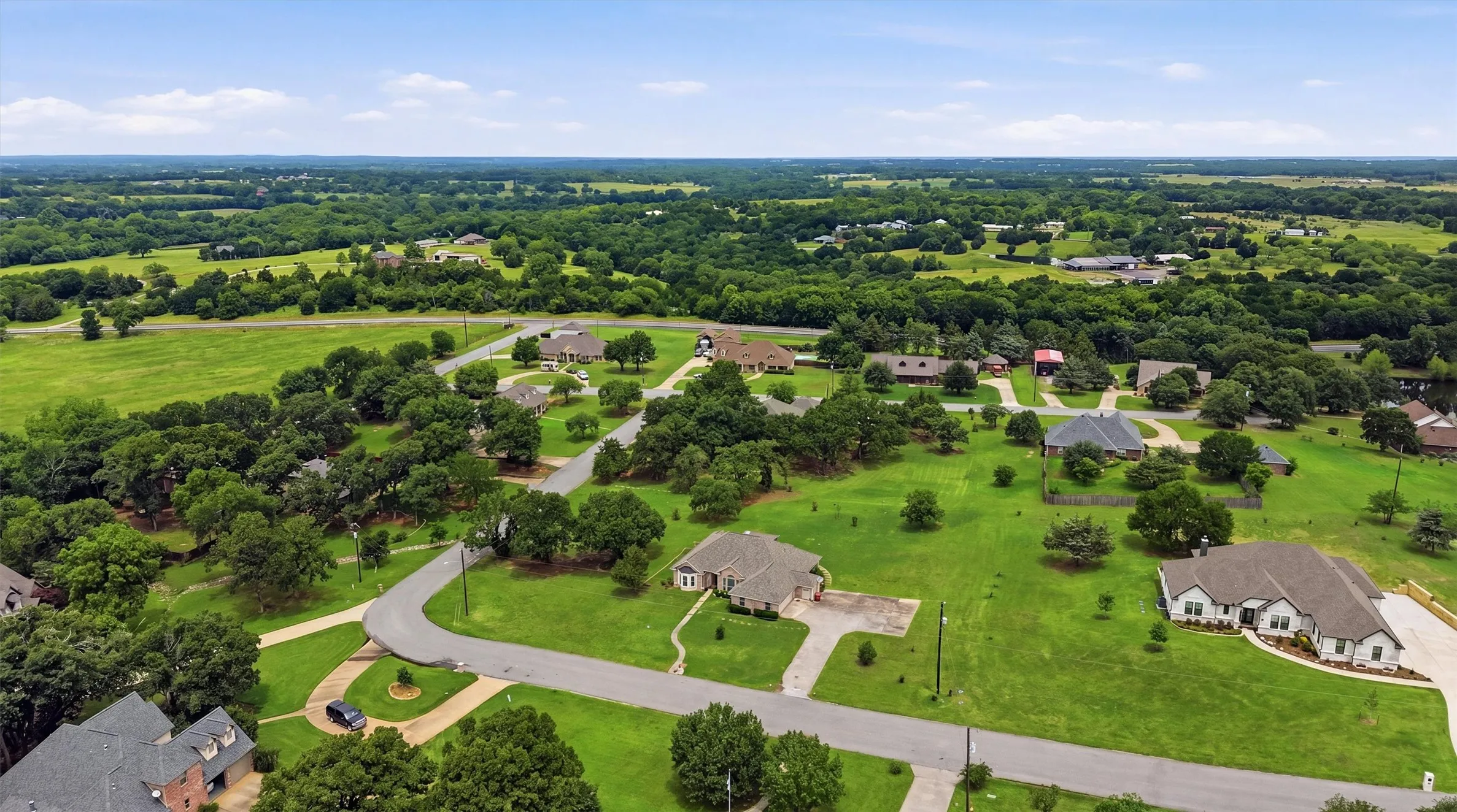 Single Family Residence For Sale in Grayson County , 1005 Catalina Drive, Bells, Texas 75414, 3 Bedroom, 2 Bathroom, 2 Garage spaces, 2,119 Sqft, built in 1999, mls#21282349, Real Estate Agent in Bells, Homes For Sale in Grayson county, Homes For Sale in Bells, Realtor in Bells Texas, Real Estate Brokerage Independent Realty Texas, Luminita Cordes Realtor