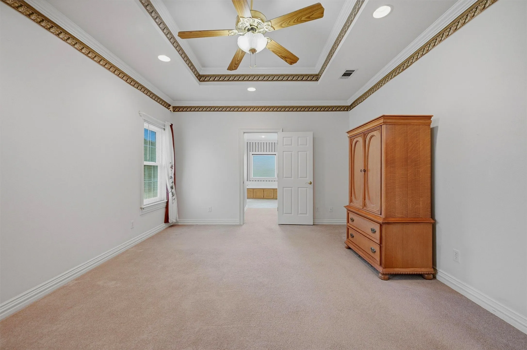 Single Family Residence For Sale in Grayson County , 1005 Catalina Drive, Bells, Texas 75414, 3 Bedroom, 2 Bathroom, 2 Garage spaces, 2,119 Sqft, built in 1999, mls#21282349, Real Estate Agent in Bells, Homes For Sale in Grayson county, Homes For Sale in Bells, Realtor in Bells Texas, Real Estate Brokerage Independent Realty Texas, Luminita Cordes Realtor