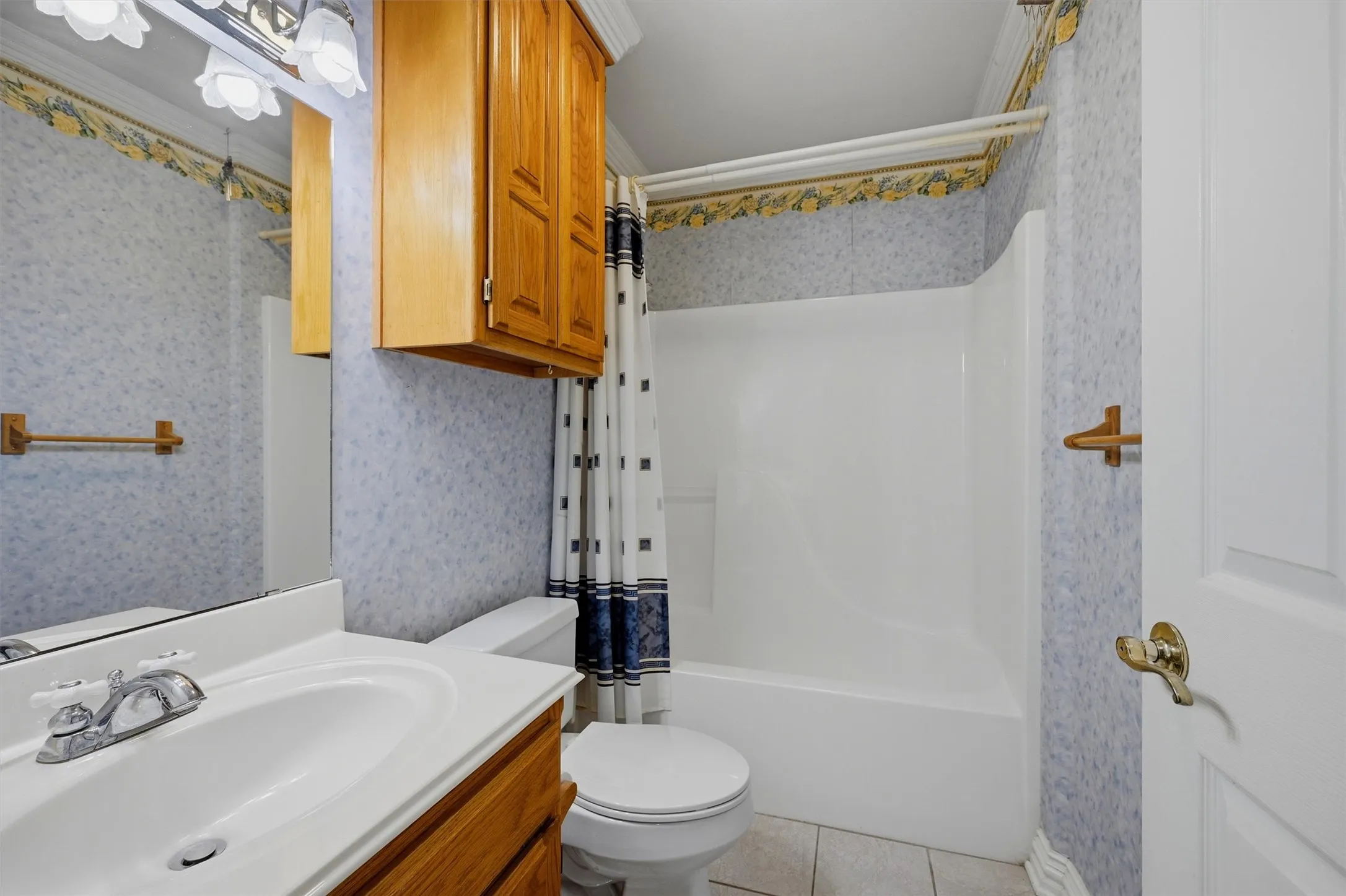 Single Family Residence For Sale in Grayson County , 1005 Catalina Drive, Bells, Texas 75414, 3 Bedroom, 2 Bathroom, 2 Garage spaces, 2,119 Sqft, built in 1999, mls#21282349, Real Estate Agent in Bells, Homes For Sale in Grayson county, Homes For Sale in Bells, Realtor in Bells Texas, Real Estate Brokerage Independent Realty Texas, Luminita Cordes Realtor