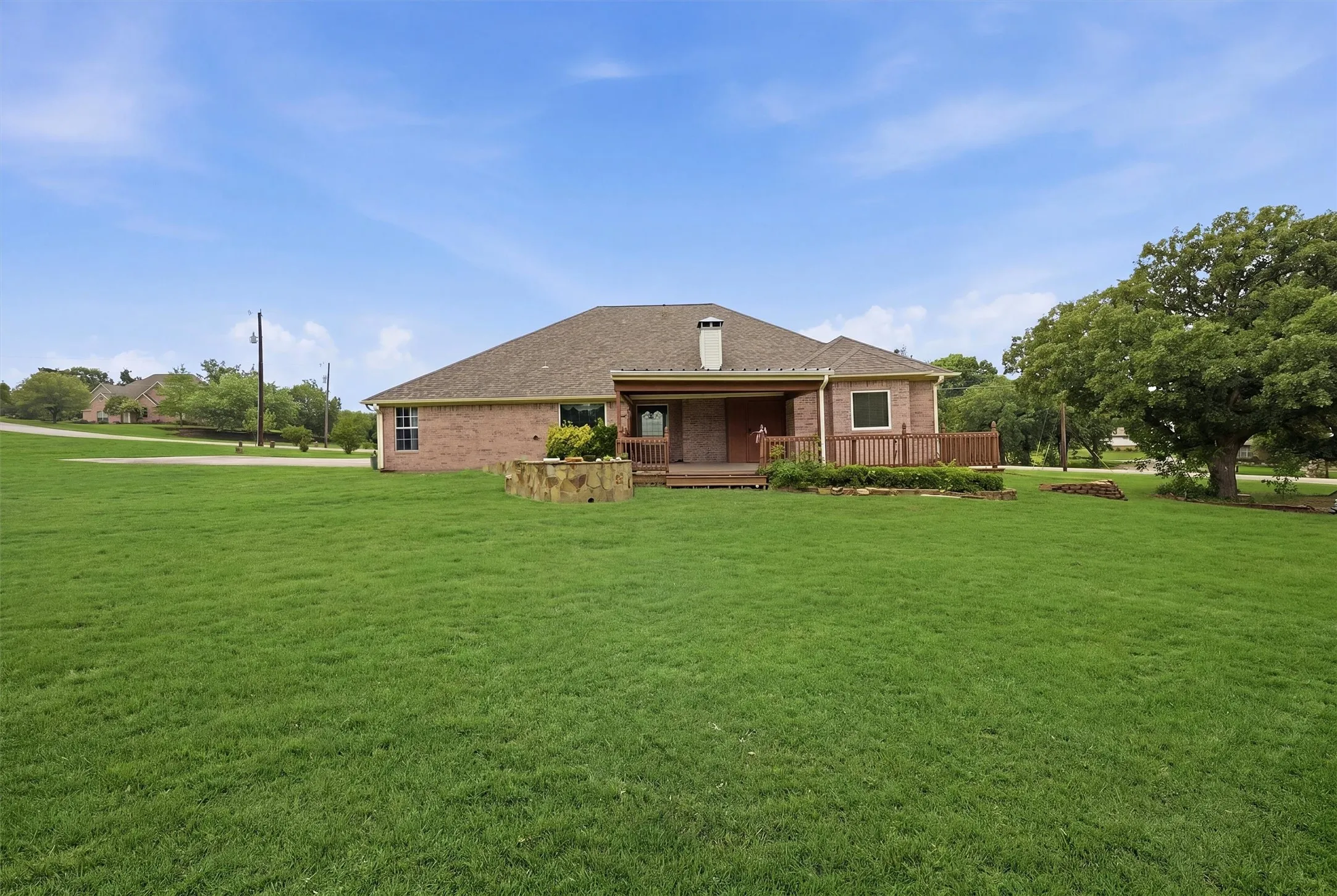 Single Family Residence For Sale in Grayson County , 1005 Catalina Drive, Bells, Texas 75414, 3 Bedroom, 2 Bathroom, 2 Garage spaces, 2,119 Sqft, built in 1999, mls#21282349, Real Estate Agent in Bells, Homes For Sale in Grayson county, Homes For Sale in Bells, Realtor in Bells Texas, Real Estate Brokerage Independent Realty Texas, Luminita Cordes Realtor