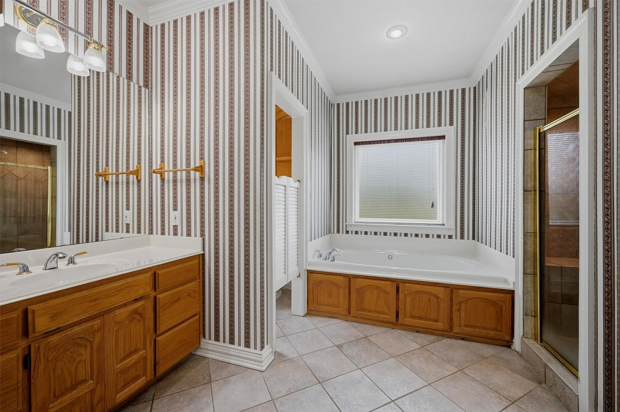 Single Family Residence For Sale in Grayson County , 1005 Catalina Drive, Bells, Texas 75414, 3 Bedroom, 2 Bathroom, 2 Garage spaces, 2,119 Sqft, built in 1999, mls#21282349, Real Estate Agent in Bells, Homes For Sale in Grayson county, Homes For Sale in Bells, Realtor in Bells Texas, Real Estate Brokerage Independent Realty Texas, Luminita Cordes Realtor