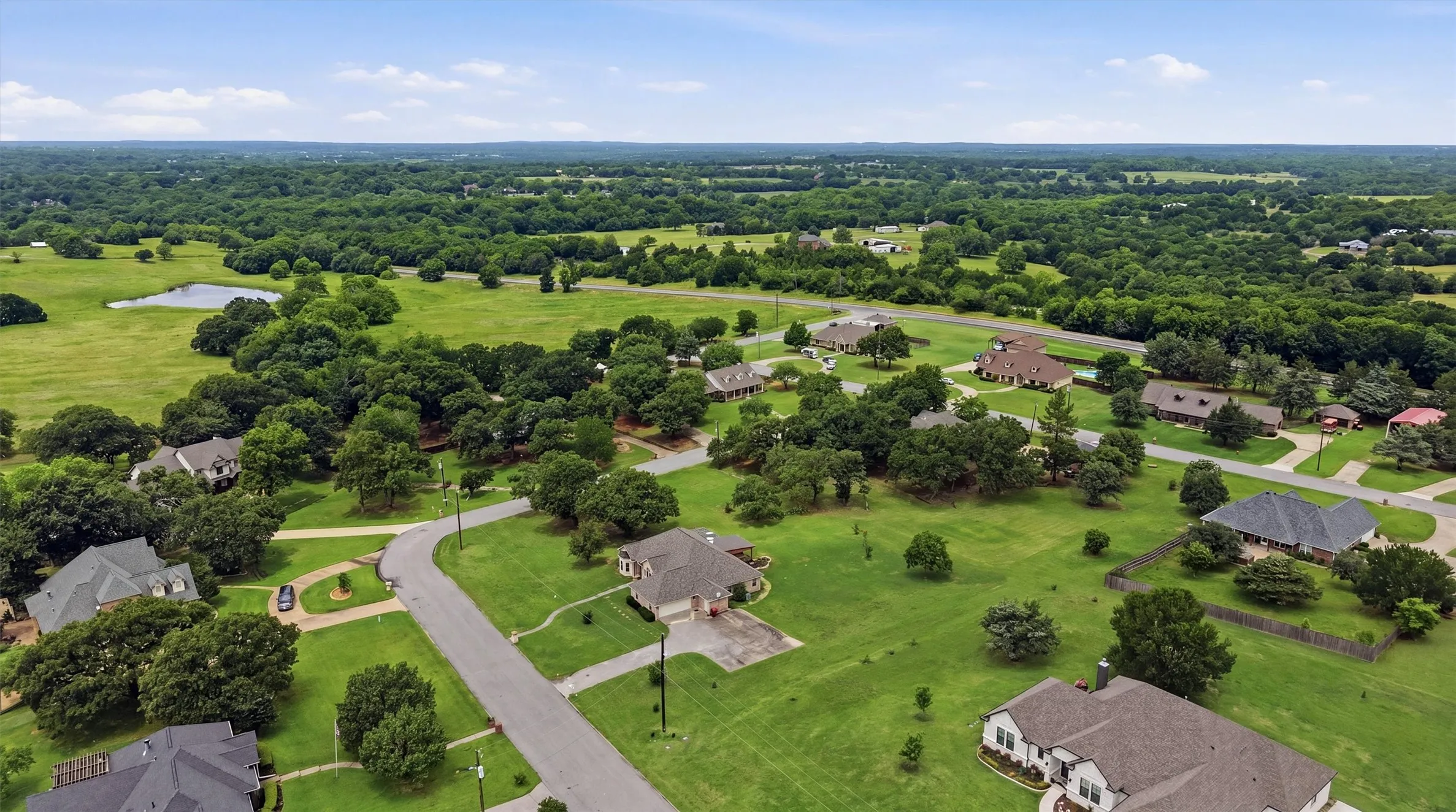 Single Family Residence For Sale in Grayson County , 1005 Catalina Drive, Bells, Texas 75414, 3 Bedroom, 2 Bathroom, 2 Garage spaces, 2,119 Sqft, built in 1999, mls#21282349, Real Estate Agent in Bells, Homes For Sale in Grayson county, Homes For Sale in Bells, Realtor in Bells Texas, Real Estate Brokerage Independent Realty Texas, Luminita Cordes Realtor
