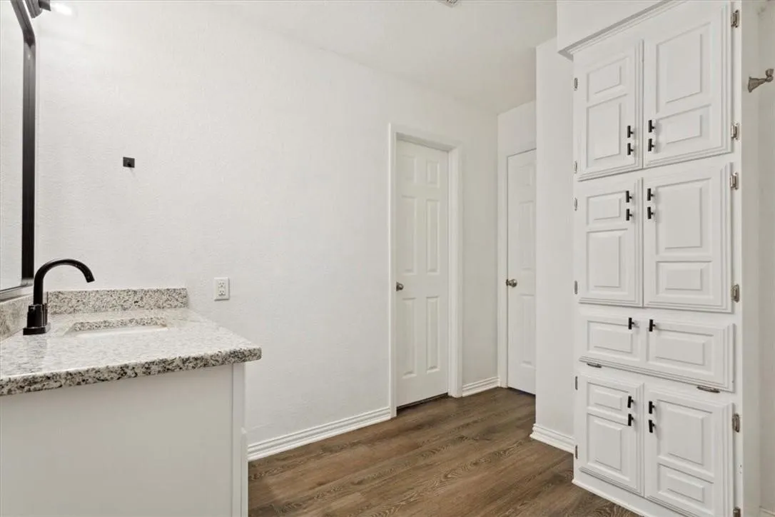 Condominium For Sale in Mc Lennan County , 2306 Melissa Drive, Waco, Texas 76708, 2 Bedroom, 1 Bathroom, Garage spaces, 1,239 Sqft, built in 1982, mls#21278986, Real Estate Agent in Waco, Homes For Sale in Mc Lennan county, Homes For Sale in Waco, Realtor in Waco Texas, Real Estate Brokerage Independent Realty Texas, Luminita Cordes Realtor