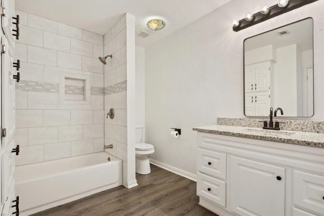 Condominium For Sale in Mc Lennan County , 2306 Melissa Drive, Waco, Texas 76708, 2 Bedroom, 1 Bathroom, Garage spaces, 1,239 Sqft, built in 1982, mls#21278986, Real Estate Agent in Waco, Homes For Sale in Mc Lennan county, Homes For Sale in Waco, Realtor in Waco Texas, Real Estate Brokerage Independent Realty Texas, Luminita Cordes Realtor