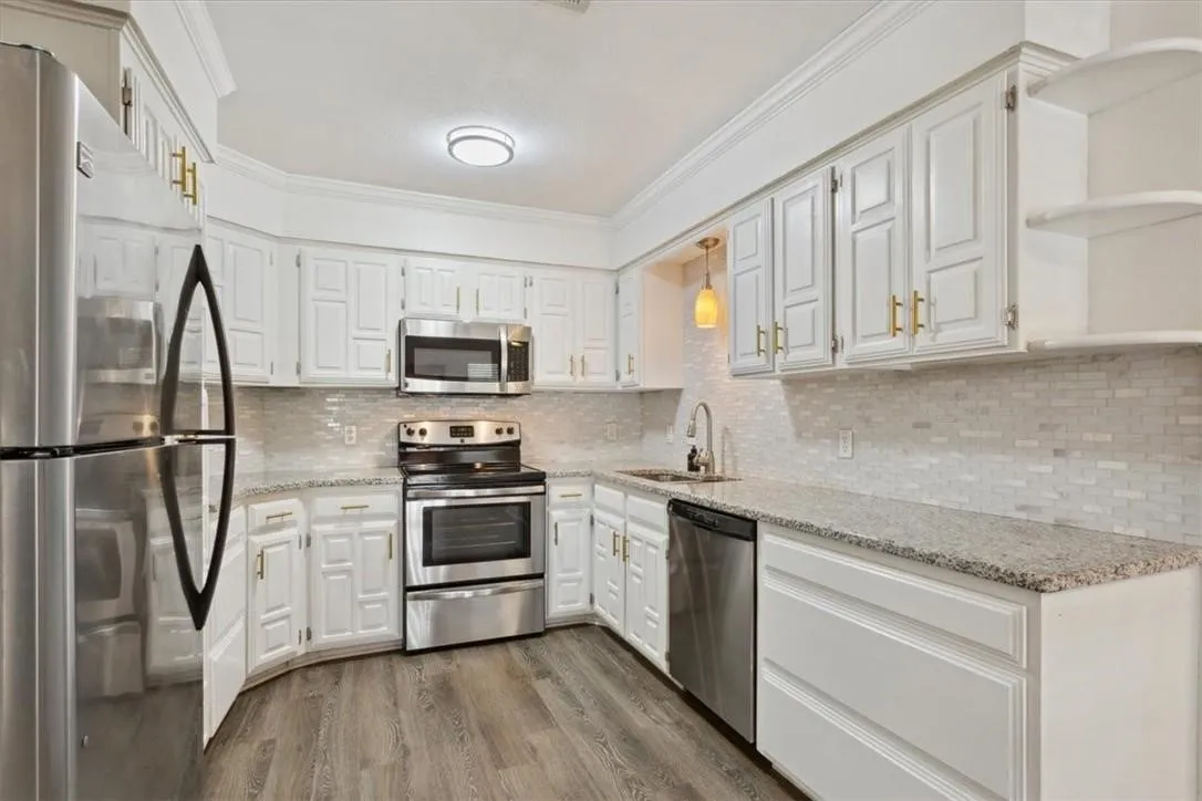 Condominium For Sale in Mc Lennan County , 2306 Melissa Drive, Waco, Texas 76708, 2 Bedroom, 1 Bathroom, Garage spaces, 1,239 Sqft, built in 1982, mls#21278986, Real Estate Agent in Waco, Homes For Sale in Mc Lennan county, Homes For Sale in Waco, Realtor in Waco Texas, Real Estate Brokerage Independent Realty Texas, Luminita Cordes Realtor