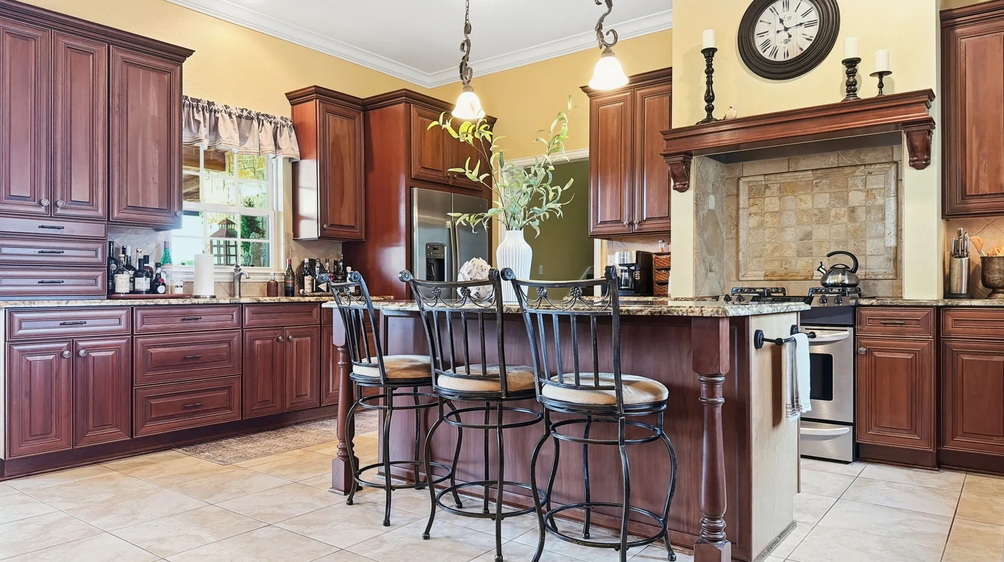 Single Family Residence For Sale in Mills County , 36 Quail Ridge Drive, Goldthwaite, Texas 76844, 5 Bedroom, 5 Bathroom, 2 Garage spaces, 4,734 Sqft, built in 2005, Price $1,099,000, mls#21281682, Real Estate Agent in Goldthwaite, Homes For Sale in Mills county, Homes For Sale in Goldthwaite, Realtor in Goldthwaite Texas, Real Estate Brokerage Independent Realty Texas, Luminita Cordes Realtor