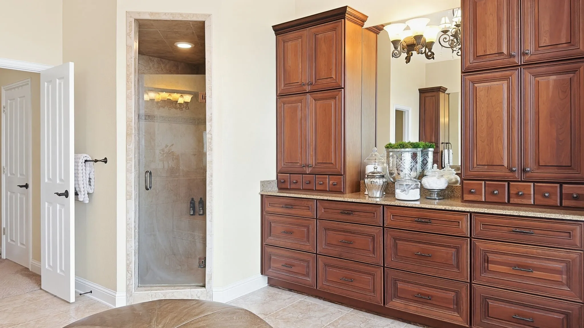 Single Family Residence For Sale in Mills County , 36 Quail Ridge Drive, Goldthwaite, Texas 76844, 5 Bedroom, 5 Bathroom, 2 Garage spaces, 4,734 Sqft, built in 2005, Price $1,099,000, mls#21281682, Real Estate Agent in Goldthwaite, Homes For Sale in Mills county, Homes For Sale in Goldthwaite, Realtor in Goldthwaite Texas, Real Estate Brokerage Independent Realty Texas, Luminita Cordes Realtor