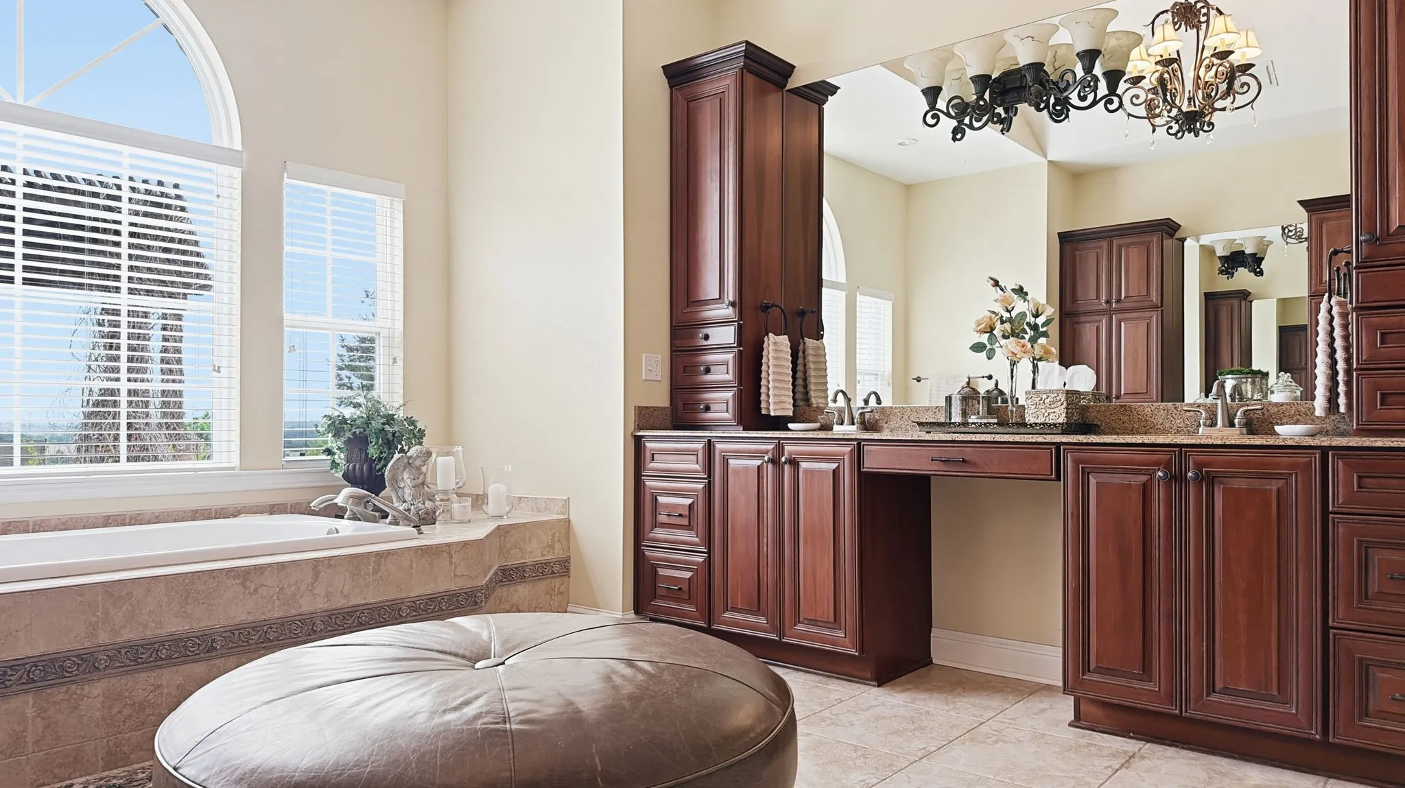Single Family Residence For Sale in Mills County , 36 Quail Ridge Drive, Goldthwaite, Texas 76844, 5 Bedroom, 5 Bathroom, 2 Garage spaces, 4,734 Sqft, built in 2005, Price $1,099,000, mls#21281682, Real Estate Agent in Goldthwaite, Homes For Sale in Mills county, Homes For Sale in Goldthwaite, Realtor in Goldthwaite Texas, Real Estate Brokerage Independent Realty Texas, Luminita Cordes Realtor