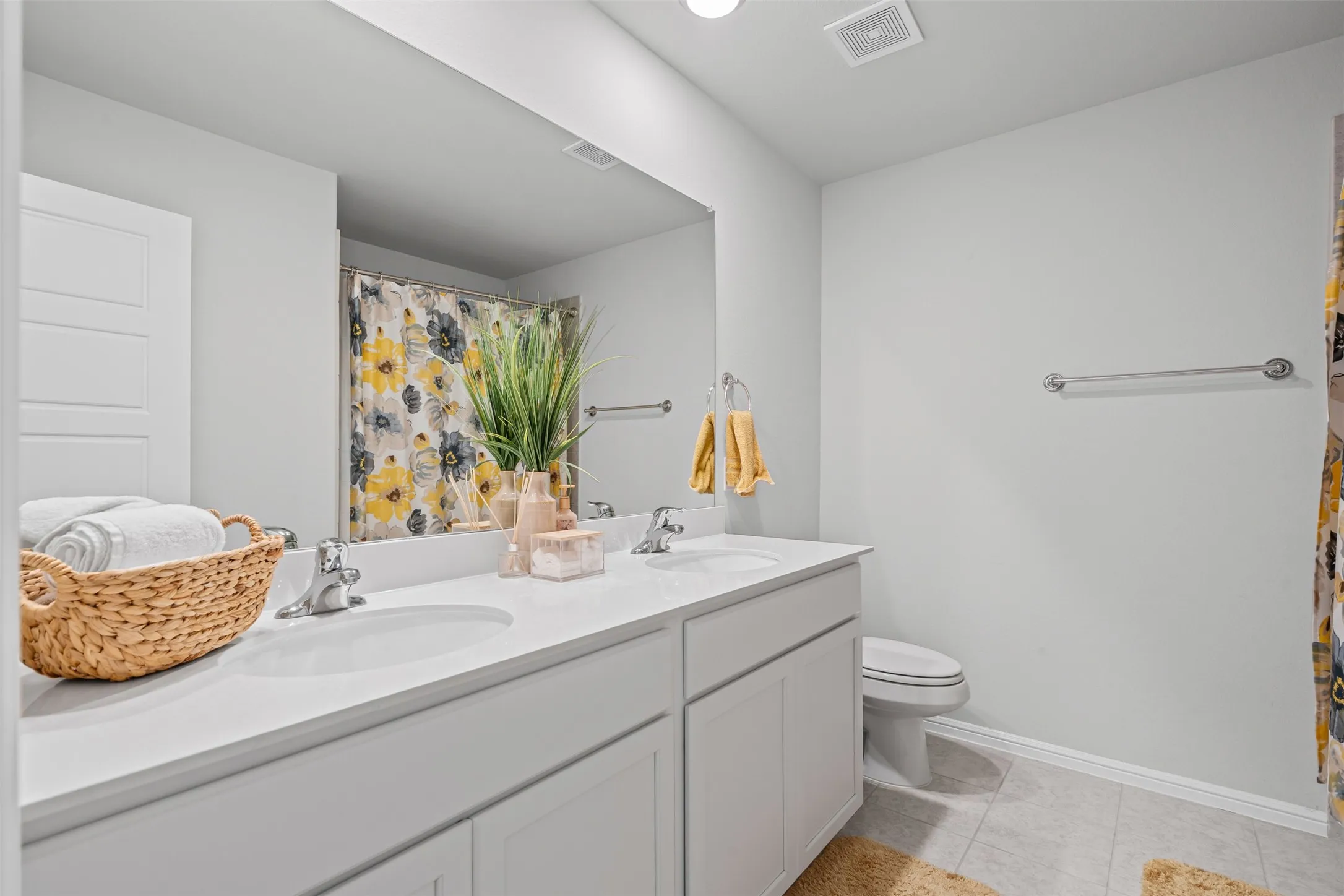 Single Family Residence For Rent in Johnson County , 1206 Fox Chase Drive, Mansfield, Texas 76063, 4 Bedroom, 3 Bathroom, 2 Garage spaces, 2,769 Sqft, built in 2022, mls#21282378, Real Estate Agent in Mansfield, Homes For Rent in Johnson county, Homes For Rent in Mansfield, Realtor in Mansfield Texas, Real Estate Brokerage Independent Realty Texas, Luminita Cordes Realtor