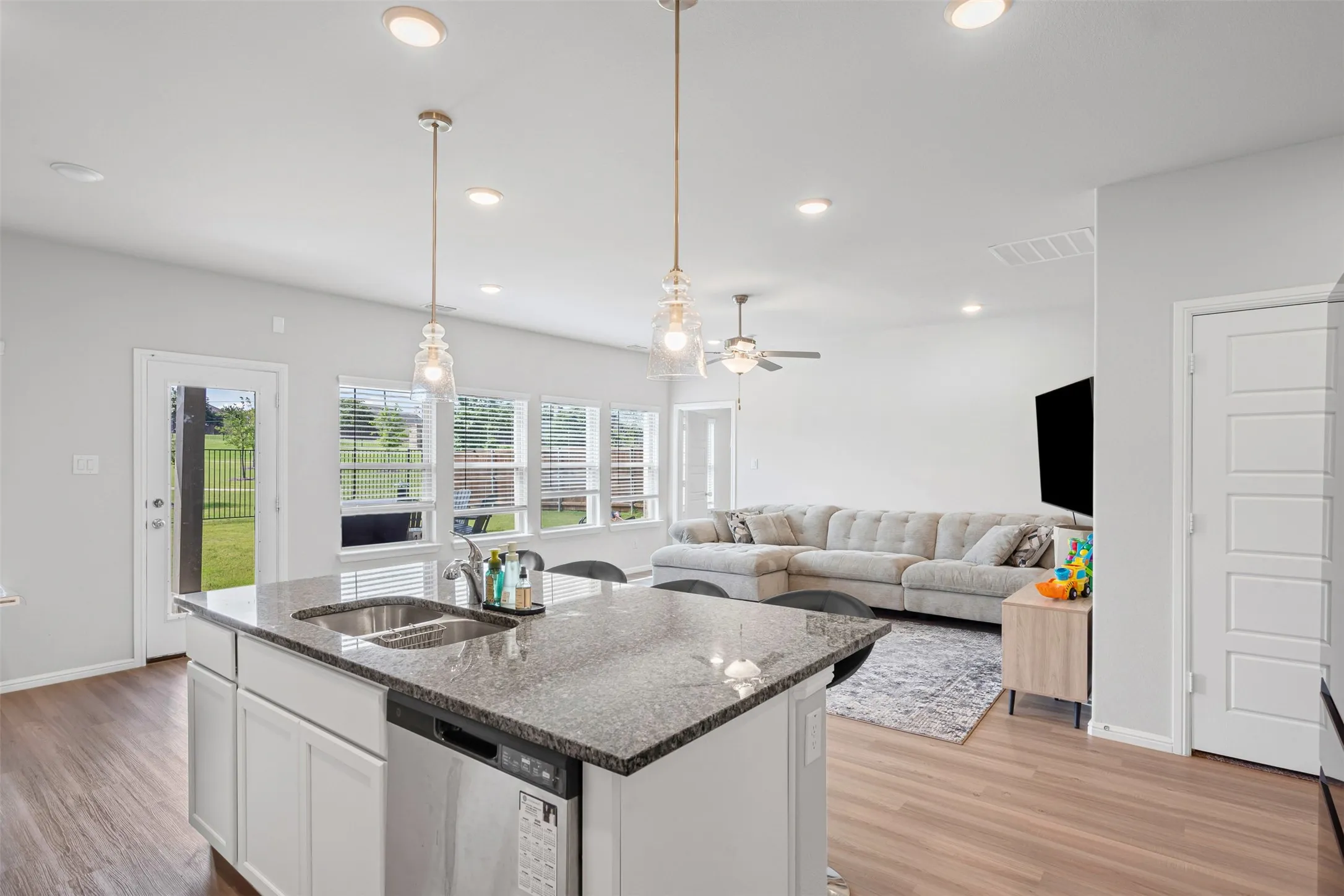 Single Family Residence For Rent in Johnson County , 1206 Fox Chase Drive, Mansfield, Texas 76063, 4 Bedroom, 3 Bathroom, 2 Garage spaces, 2,769 Sqft, built in 2022, mls#21282378, Real Estate Agent in Mansfield, Homes For Rent in Johnson county, Homes For Rent in Mansfield, Realtor in Mansfield Texas, Real Estate Brokerage Independent Realty Texas, Luminita Cordes Realtor