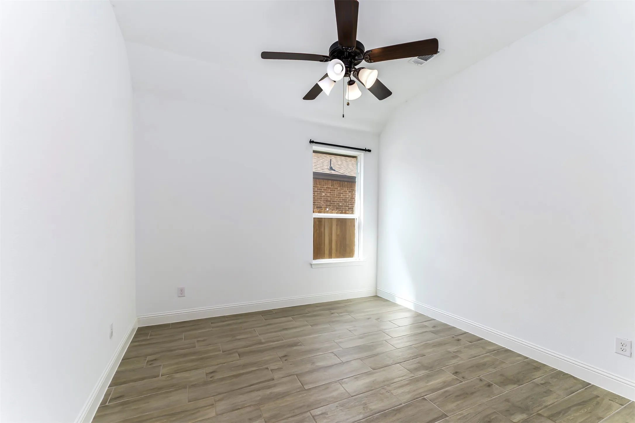 Single Family Residence For Sale in Johnson County , 1068 Wildwood Drive, Joshua, Texas 76058, 3 Bedroom, 3 Bathroom, 2 Garage spaces, 2,449 Sqft, built in 2021, mls#21281307, Real Estate Agent in Joshua, Homes For Sale in Johnson county, Homes For Sale in Joshua, Realtor in Joshua Texas, Real Estate Brokerage Independent Realty Texas, Luminita Cordes Realtor