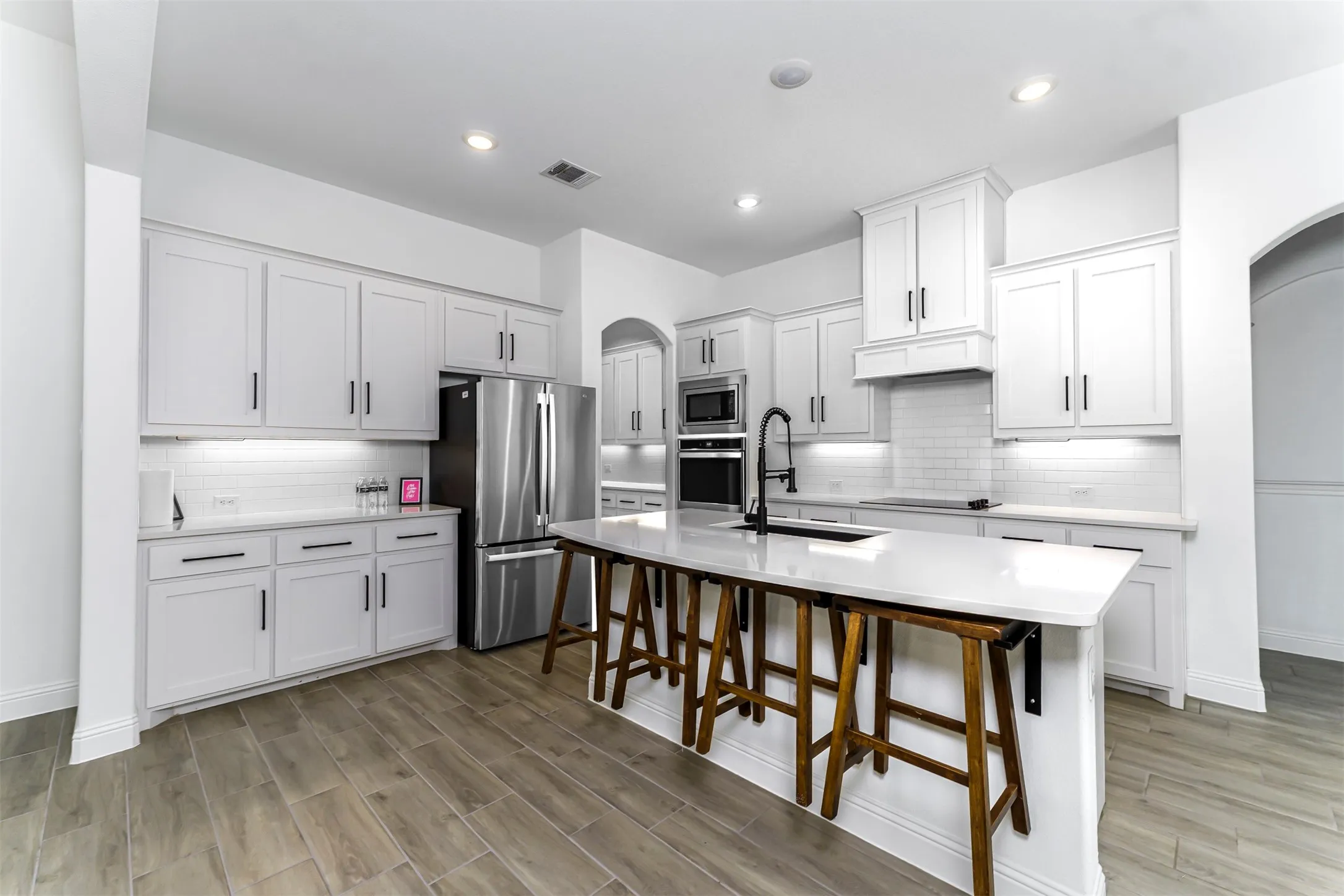 Single Family Residence For Sale in Johnson County , 1068 Wildwood Drive, Joshua, Texas 76058, 3 Bedroom, 3 Bathroom, 2 Garage spaces, 2,449 Sqft, built in 2021, mls#21281307, Real Estate Agent in Joshua, Homes For Sale in Johnson county, Homes For Sale in Joshua, Realtor in Joshua Texas, Real Estate Brokerage Independent Realty Texas, Luminita Cordes Realtor