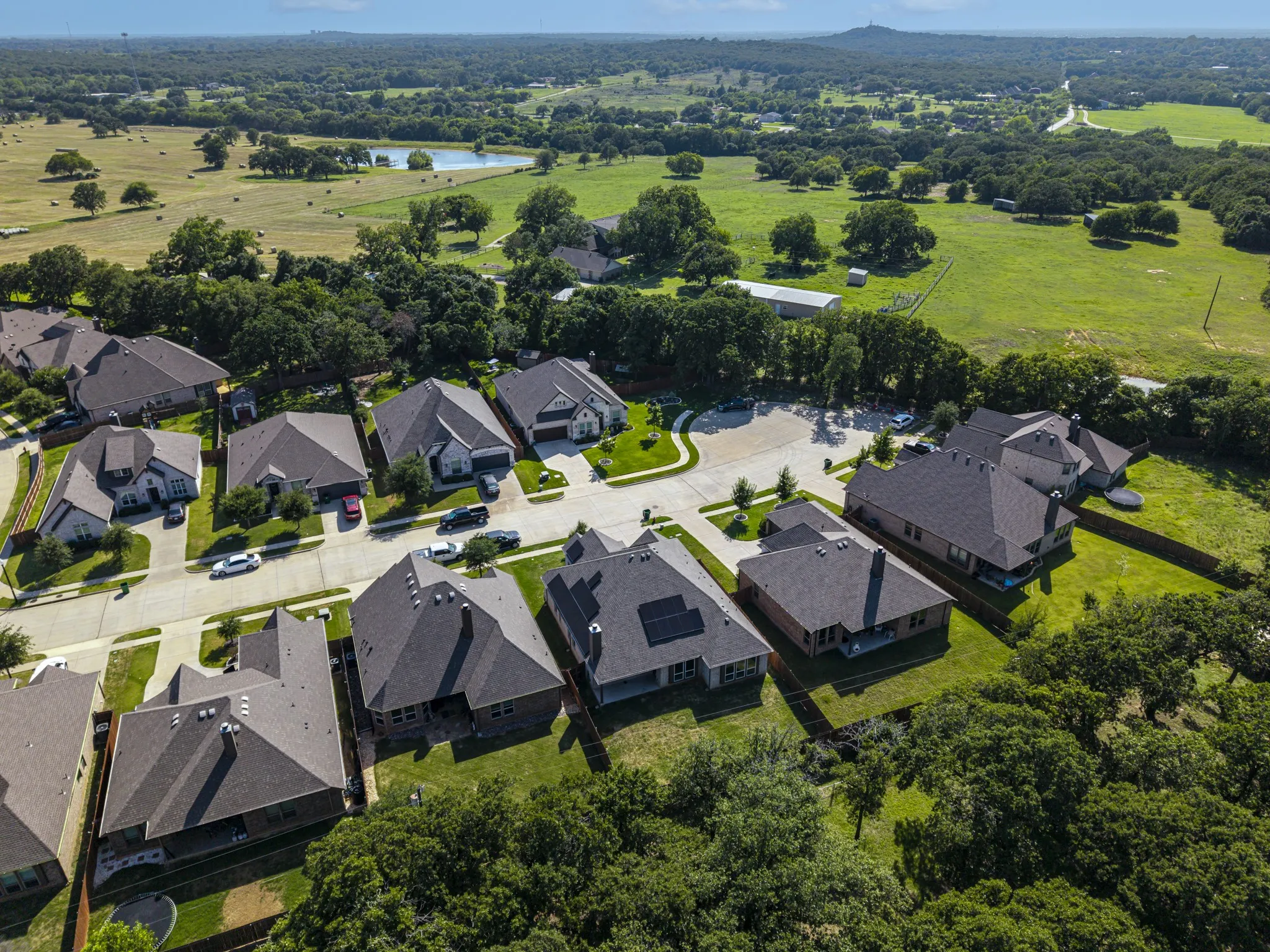 Single Family Residence For Sale in Johnson County , 1068 Wildwood Drive, Joshua, Texas 76058, 3 Bedroom, 3 Bathroom, 2 Garage spaces, 2,449 Sqft, built in 2021, mls#21281307, Real Estate Agent in Joshua, Homes For Sale in Johnson county, Homes For Sale in Joshua, Realtor in Joshua Texas, Real Estate Brokerage Independent Realty Texas, Luminita Cordes Realtor