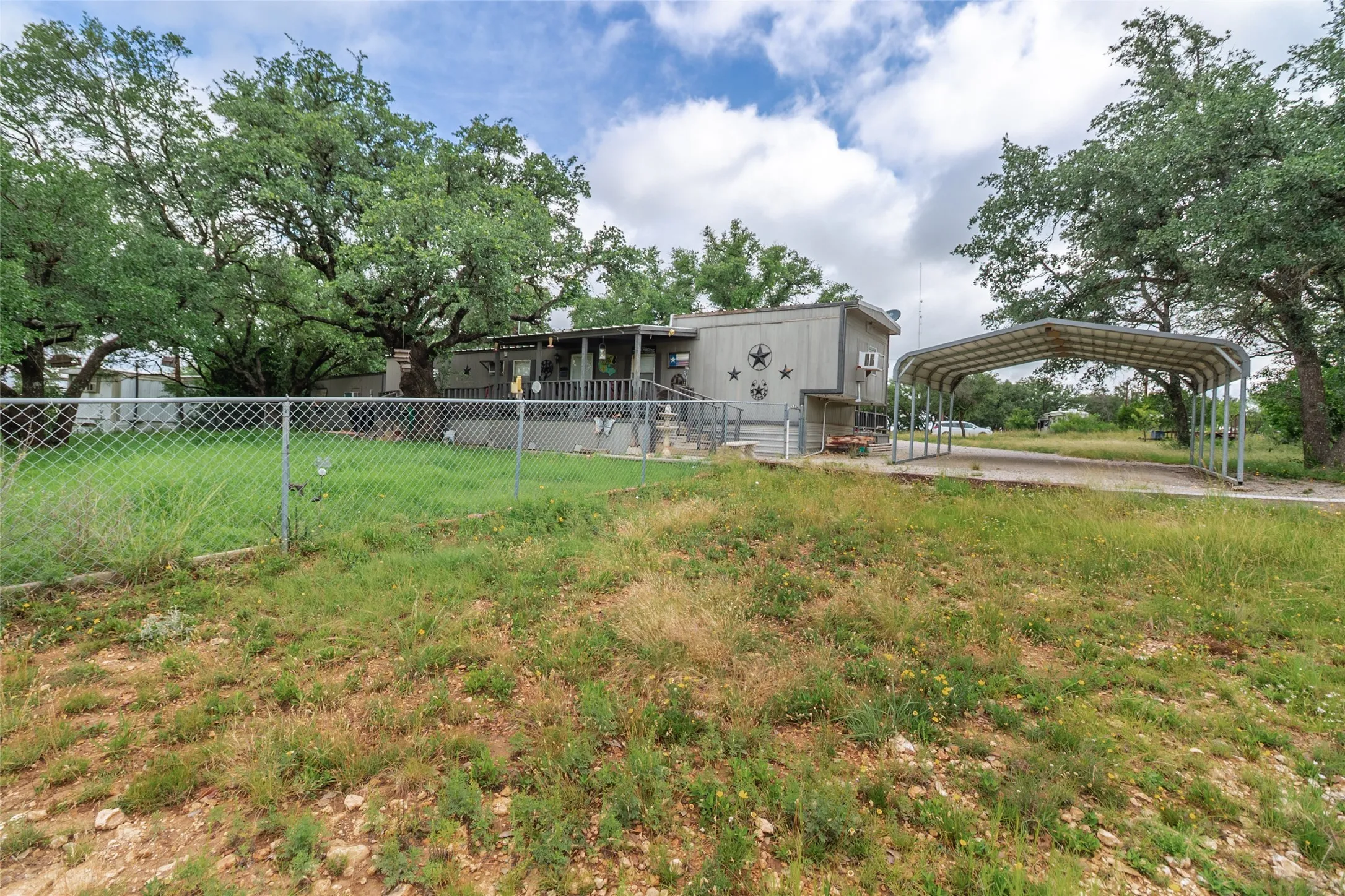 Mobile Home For Sale in Mc Culloch County , 2702 Fife Street, Brady, Texas 76825, 2 Bedrooms, 2 Bathrooms, Garage spaces, 672 Sqft, built in 1980, Price $110,000, mls#21282432, Real Estate Agent in Brady, Homes For Sale in Mc Culloch county, Homes For Sale in Brady, Realtor in Brady Texas, Real Estate Brokerage Independent Realty Texas, Luminita Cordes Realtor