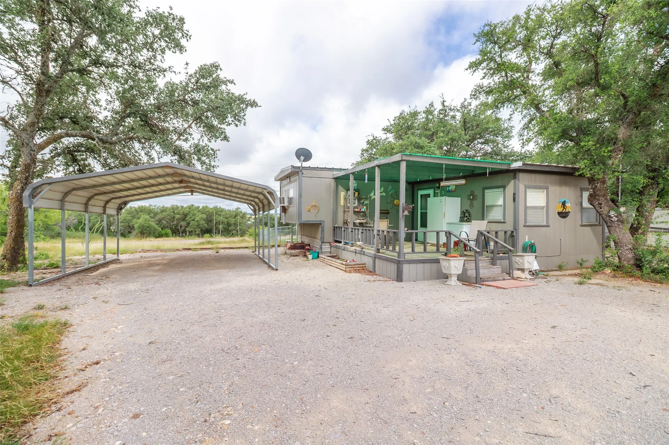 Mobile Home For Sale in Mc Culloch County , 2702 Fife Street, Brady, Texas 76825, 2 Bedrooms, 2 Bathrooms, Garage spaces, 672 Sqft, built in 1980, Price $110,000, mls#21282432, Real Estate Agent in Brady, Homes For Sale in Mc Culloch county, Homes For Sale in Brady, Realtor in Brady Texas, Real Estate Brokerage Independent Realty Texas, Luminita Cordes Realtor