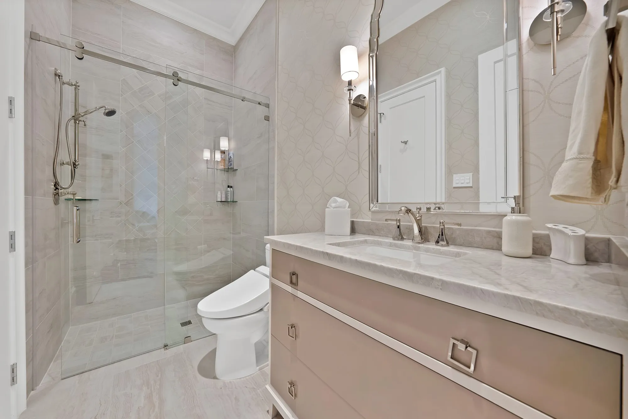 Single Family Residence For Sale in Denton County , 1752 Courtland Drive, Frisco, Texas 75034, 5 Bedroom, 7 Bathroom, 4 Garage spaces, 5,492 Sqft, built in 2017, mls#21279062, Real Estate Agent in Frisco, Homes For Sale in Denton county, Homes For Sale in Frisco, Realtor in Frisco Texas, Real Estate Brokerage Independent Realty Texas, Luminita Cordes Realtor