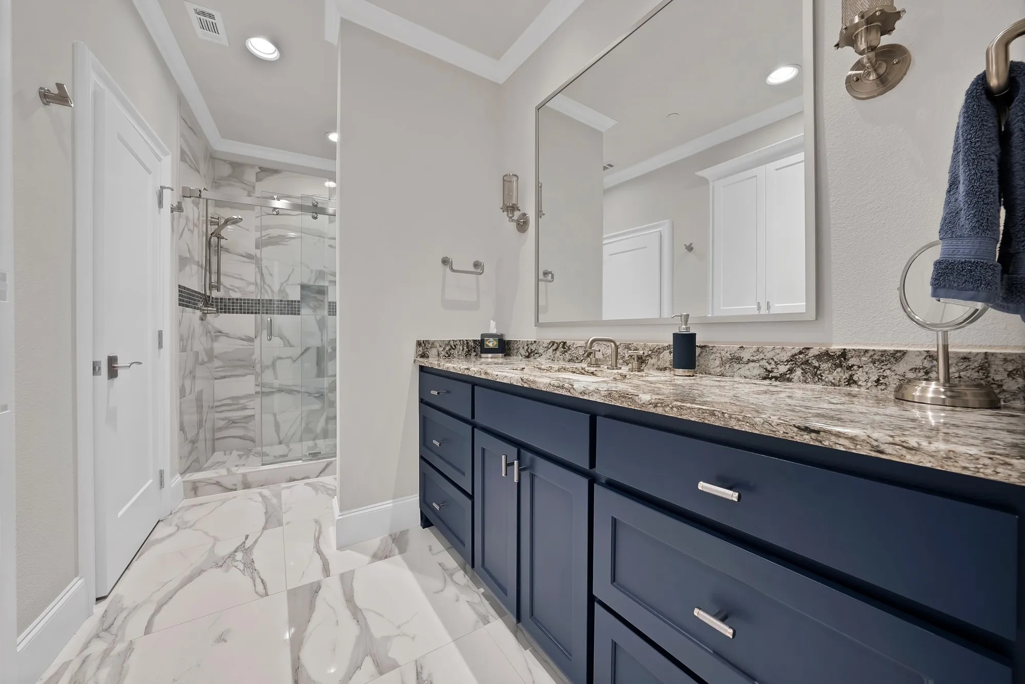 Single Family Residence For Sale in Denton County , 1752 Courtland Drive, Frisco, Texas 75034, 5 Bedroom, 7 Bathroom, 4 Garage spaces, 5,492 Sqft, built in 2017, mls#21279062, Real Estate Agent in Frisco, Homes For Sale in Denton county, Homes For Sale in Frisco, Realtor in Frisco Texas, Real Estate Brokerage Independent Realty Texas, Luminita Cordes Realtor