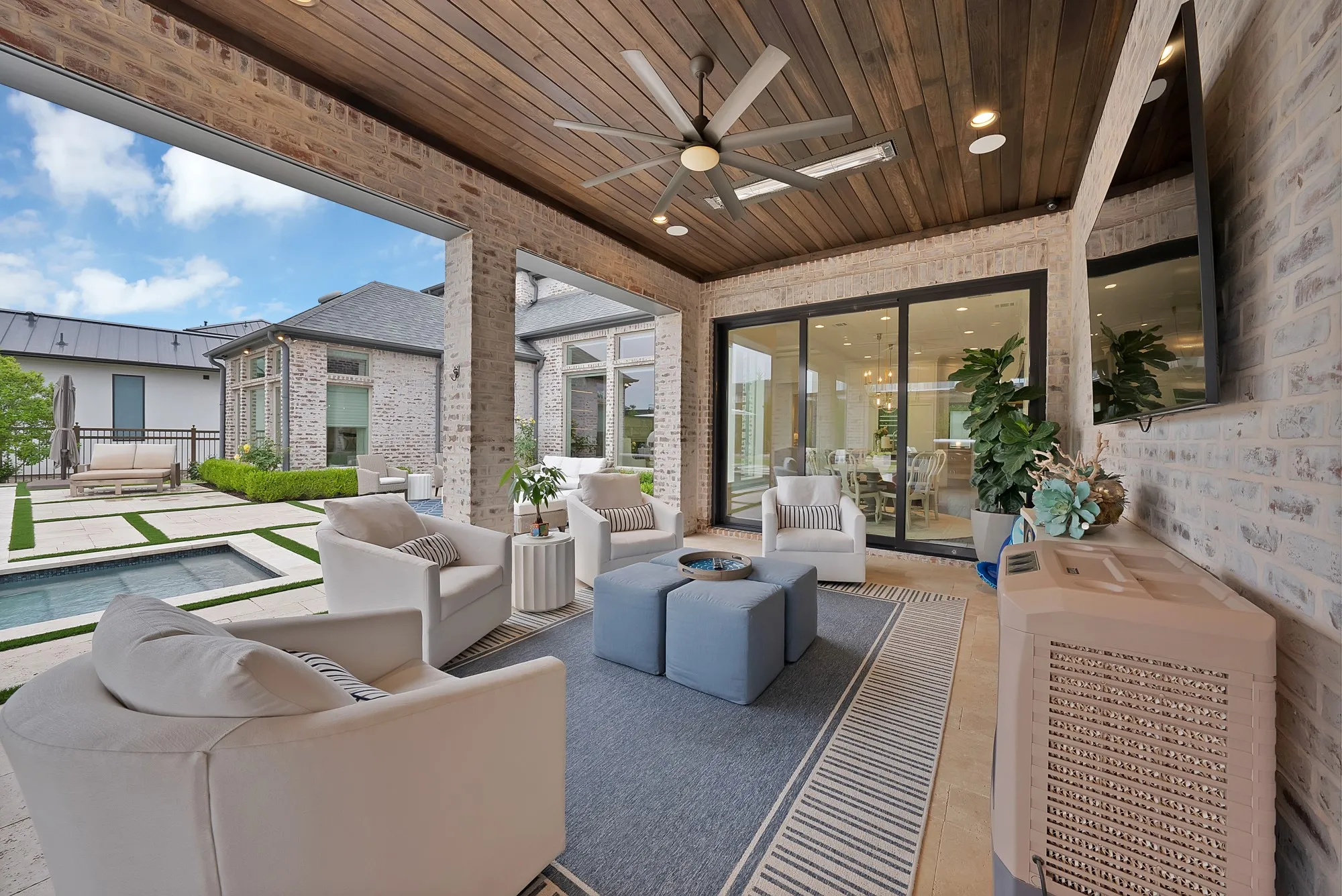 Single Family Residence For Sale in Denton County , 1752 Courtland Drive, Frisco, Texas 75034, 5 Bedroom, 7 Bathroom, 4 Garage spaces, 5,492 Sqft, built in 2017, mls#21279062, Real Estate Agent in Frisco, Homes For Sale in Denton county, Homes For Sale in Frisco, Realtor in Frisco Texas, Real Estate Brokerage Independent Realty Texas, Luminita Cordes Realtor