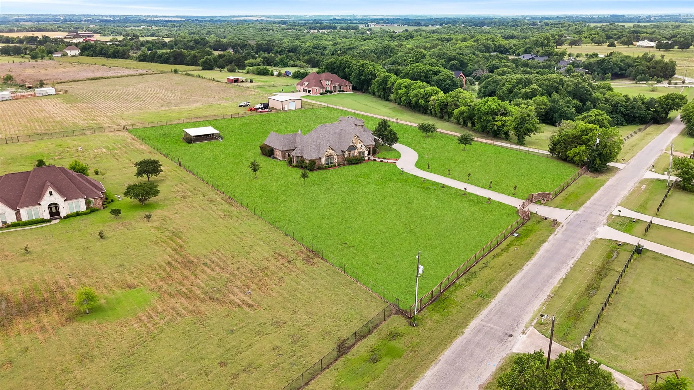 Single Family Residence For Sale in Ellis County , 219 Mohundro Road, Ferris, Texas 75125, 5 Bedrooms, 5 Bathrooms, 3 Garage spaces, 6,119 Sqft, built in 2006, Price $1,250,000, mls#21278985, Real Estate Agent in Ferris, Homes For Sale in Ellis county, Homes For Sale in Ferris, Realtor in Ferris Texas, Real Estate Brokerage Independent Realty Texas, Luminita Cordes Realtor
