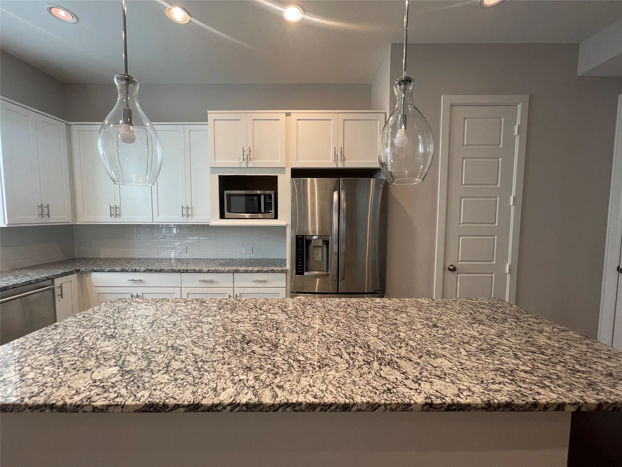 Single Family Residence For Rent in Dallas County , 5823 Orion Place, Dallas, Texas 75235, 3 Bedroom, 4 Bathroom, 2 Garage spaces, 2,145 Sqft, built in 2017, mls#21282470, Real Estate Agent in Dallas, Homes For Rent in Dallas county, Homes For Rent in Dallas, Realtor in Dallas Texas, Real Estate Brokerage Independent Realty Texas, Luminita Cordes Realtor