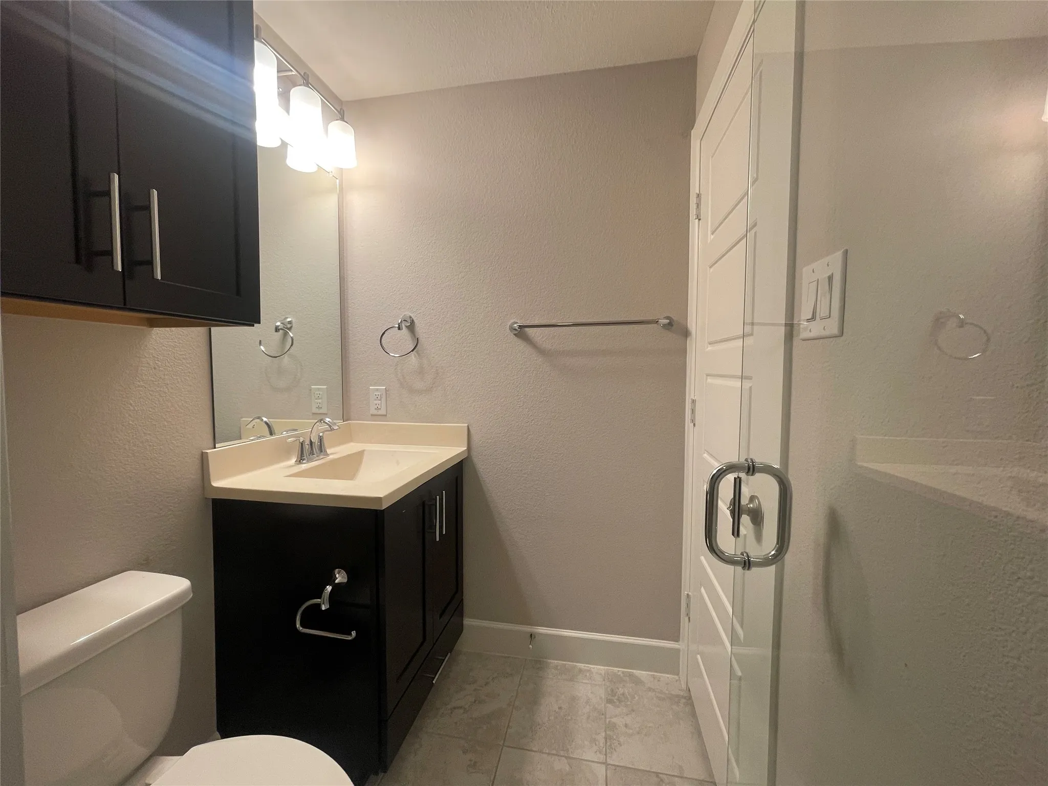 Single Family Residence For Rent in Dallas County , 5823 Orion Place, Dallas, Texas 75235, 3 Bedroom, 4 Bathroom, 2 Garage spaces, 2,145 Sqft, built in 2017, mls#21282470, Real Estate Agent in Dallas, Homes For Rent in Dallas county, Homes For Rent in Dallas, Realtor in Dallas Texas, Real Estate Brokerage Independent Realty Texas, Luminita Cordes Realtor