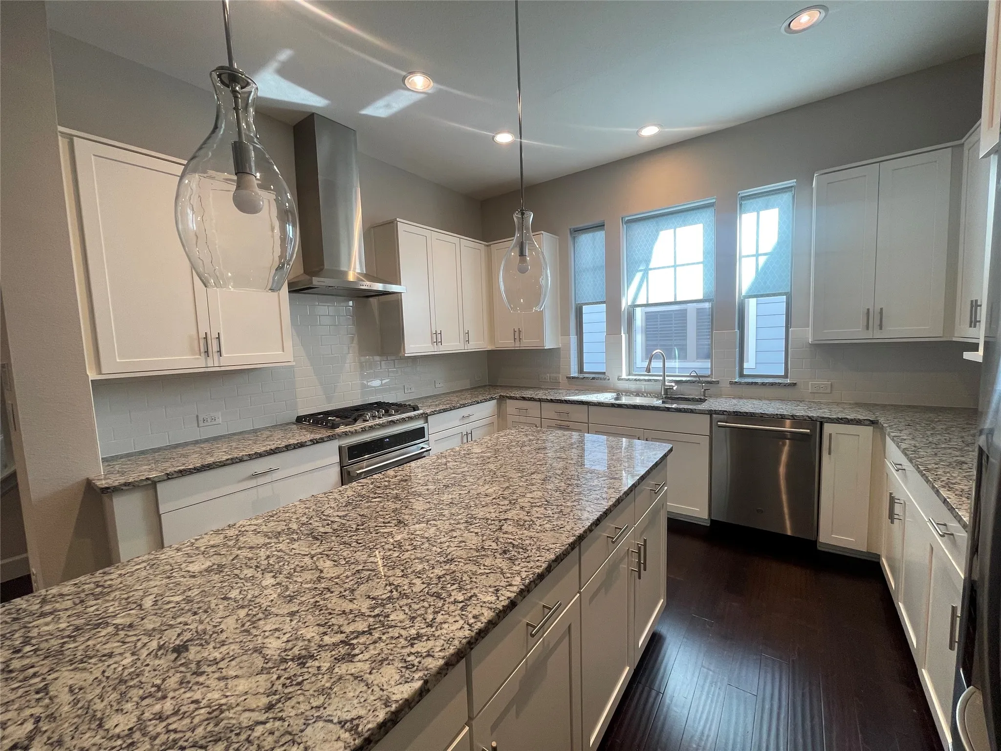 Single Family Residence For Rent in Dallas County , 5823 Orion Place, Dallas, Texas 75235, 3 Bedroom, 4 Bathroom, 2 Garage spaces, 2,145 Sqft, built in 2017, mls#21282470, Real Estate Agent in Dallas, Homes For Rent in Dallas county, Homes For Rent in Dallas, Realtor in Dallas Texas, Real Estate Brokerage Independent Realty Texas, Luminita Cordes Realtor