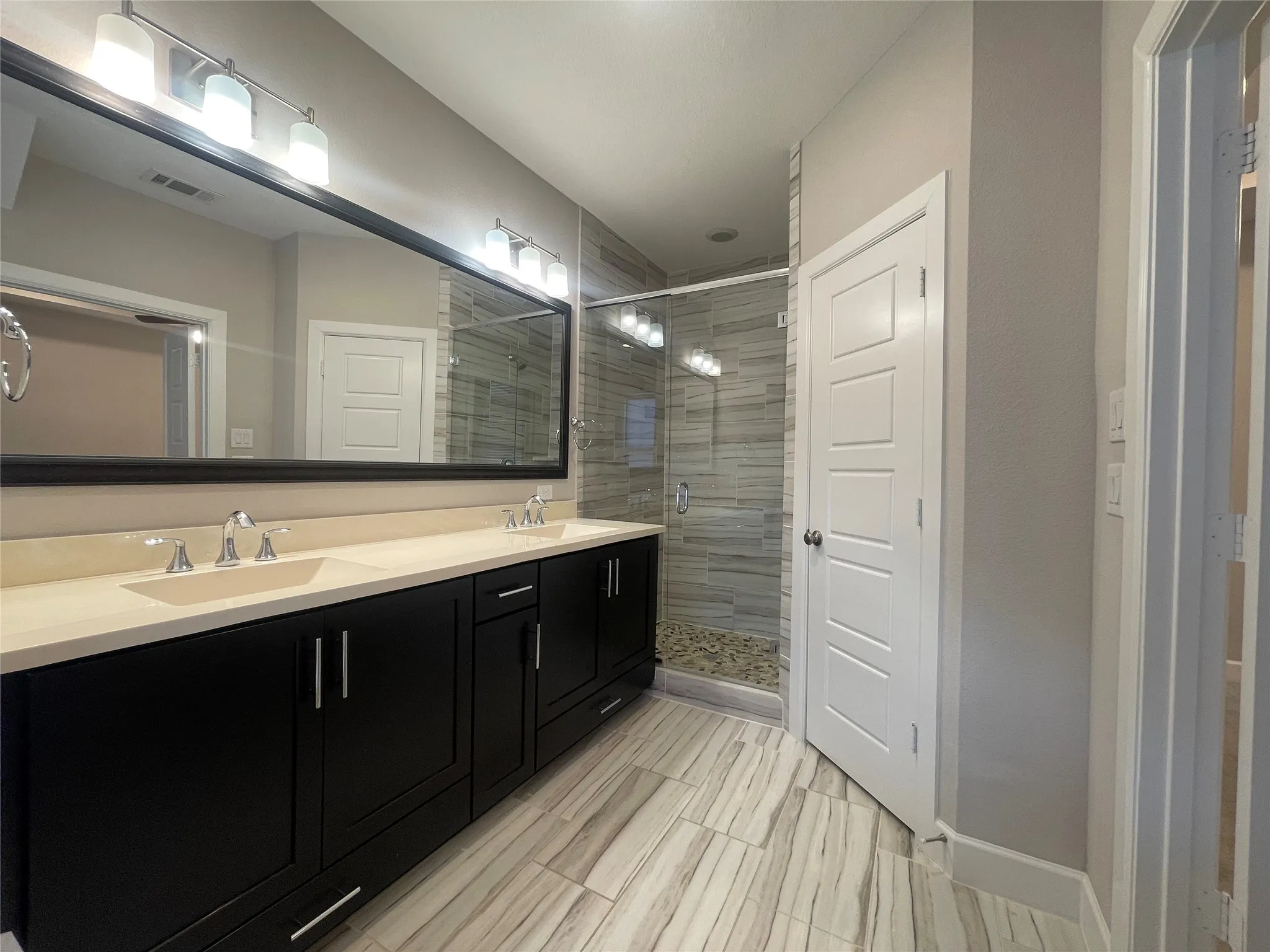 Single Family Residence For Rent in Dallas County , 5823 Orion Place, Dallas, Texas 75235, 3 Bedroom, 4 Bathroom, 2 Garage spaces, 2,145 Sqft, built in 2017, mls#21282470, Real Estate Agent in Dallas, Homes For Rent in Dallas county, Homes For Rent in Dallas, Realtor in Dallas Texas, Real Estate Brokerage Independent Realty Texas, Luminita Cordes Realtor