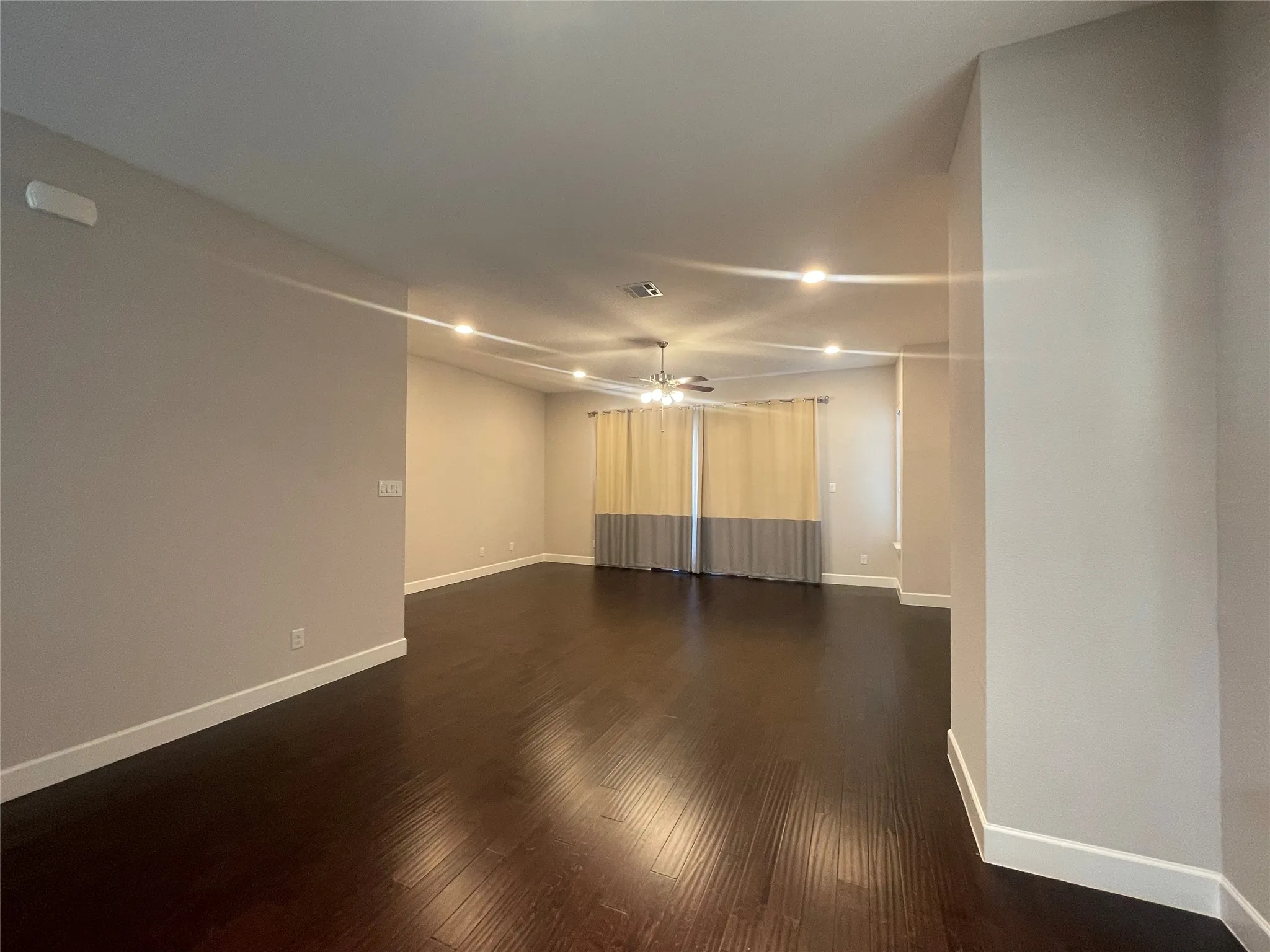 Single Family Residence For Rent in Dallas County , 5823 Orion Place, Dallas, Texas 75235, 3 Bedroom, 4 Bathroom, 2 Garage spaces, 2,145 Sqft, built in 2017, mls#21282470, Real Estate Agent in Dallas, Homes For Rent in Dallas county, Homes For Rent in Dallas, Realtor in Dallas Texas, Real Estate Brokerage Independent Realty Texas, Luminita Cordes Realtor