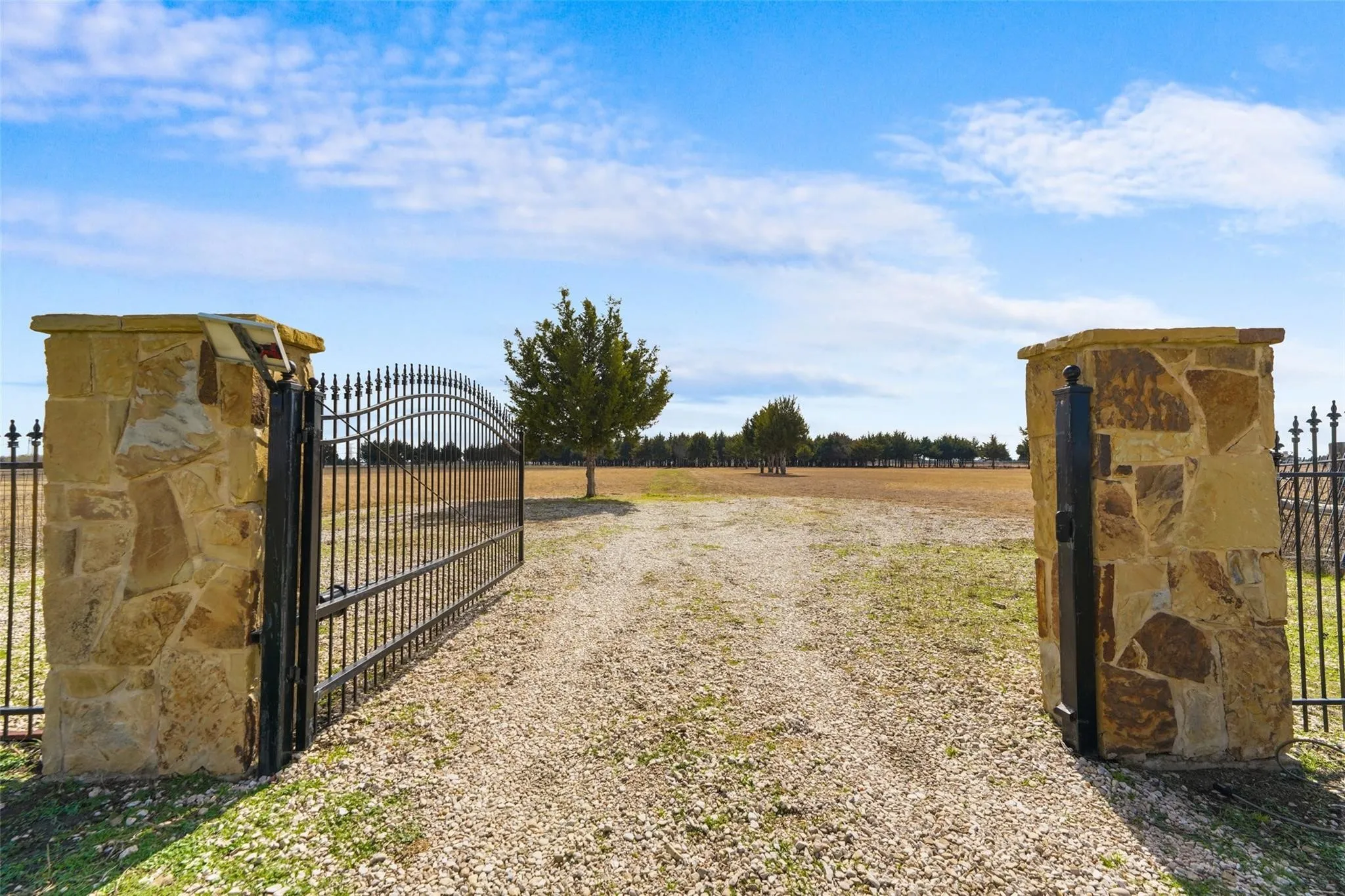 Unimproved Land For Sale in Dallas County , 710 E Reindeer Road, Lancaster, Texas 75146, 0, 0, Garage spaces, 0 Sqft, built in 0, mls#21282469, Real Estate Agent in Lancaster, Homes For Sale in Dallas county, Homes For Sale in Lancaster, Realtor in Lancaster Texas, Real Estate Brokerage Independent Realty Texas, Luminita Cordes Realtor