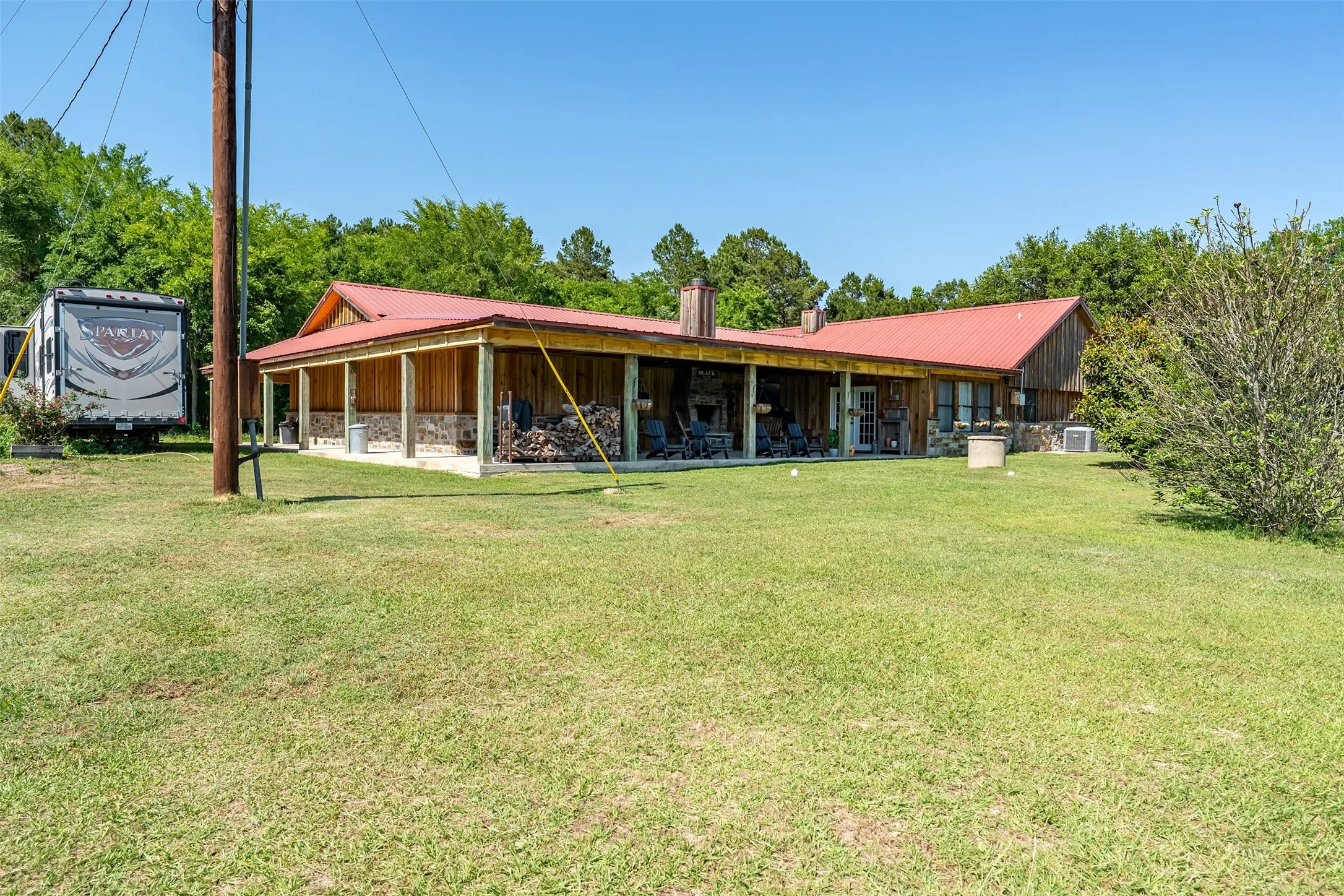 Single Family Residence For Sale in Smith County , 15758 Audrey Lane, Arp, Texas 75750, 4 Bedroom, 4 Bathroom, Garage spaces, 3,688 Sqft, built in 1987, mls#21282462, Real Estate Agent in Arp, Homes For Sale in Smith county, Homes For Sale in Arp, Realtor in Arp Texas, Real Estate Brokerage Independent Realty Texas, Luminita Cordes Realtor