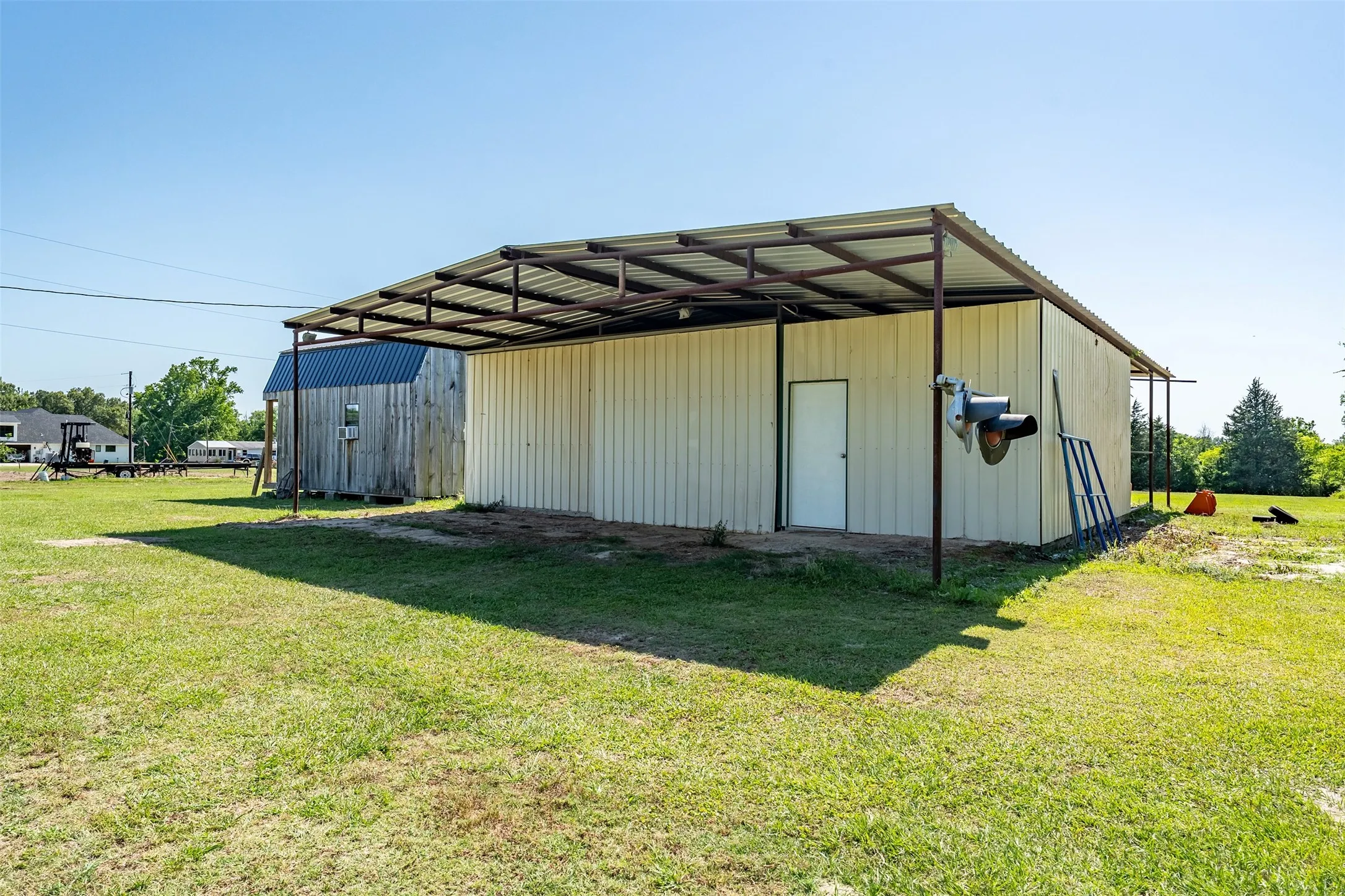 Single Family Residence For Sale in Smith County , 15758 Audrey Lane, Arp, Texas 75750, 4 Bedroom, 4 Bathroom, Garage spaces, 3,688 Sqft, built in 1987, mls#21282462, Real Estate Agent in Arp, Homes For Sale in Smith county, Homes For Sale in Arp, Realtor in Arp Texas, Real Estate Brokerage Independent Realty Texas, Luminita Cordes Realtor
