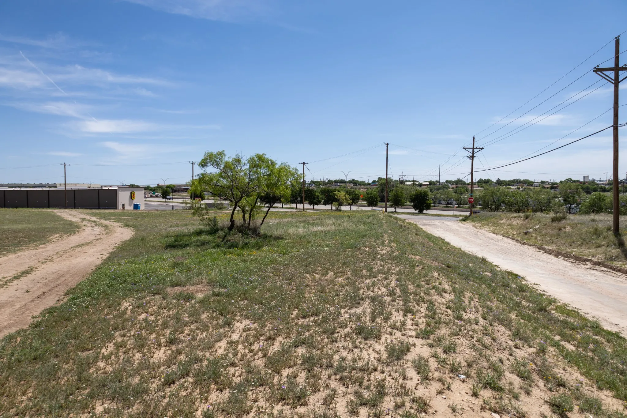 Unimproved Land For Sale in Lubbock County , 2102 N Ridge Road, Lubbock, Texas 79403, 0, 0, Garage spaces, 0 Sqft, built in 0, Price $364,000, mls#21282475, Real Estate Agent in Lubbock, Homes For Sale in Lubbock county, Homes For Sale in Lubbock, Realtor in Lubbock Texas, Real Estate Brokerage Independent Realty Texas, Luminita Cordes Realtor