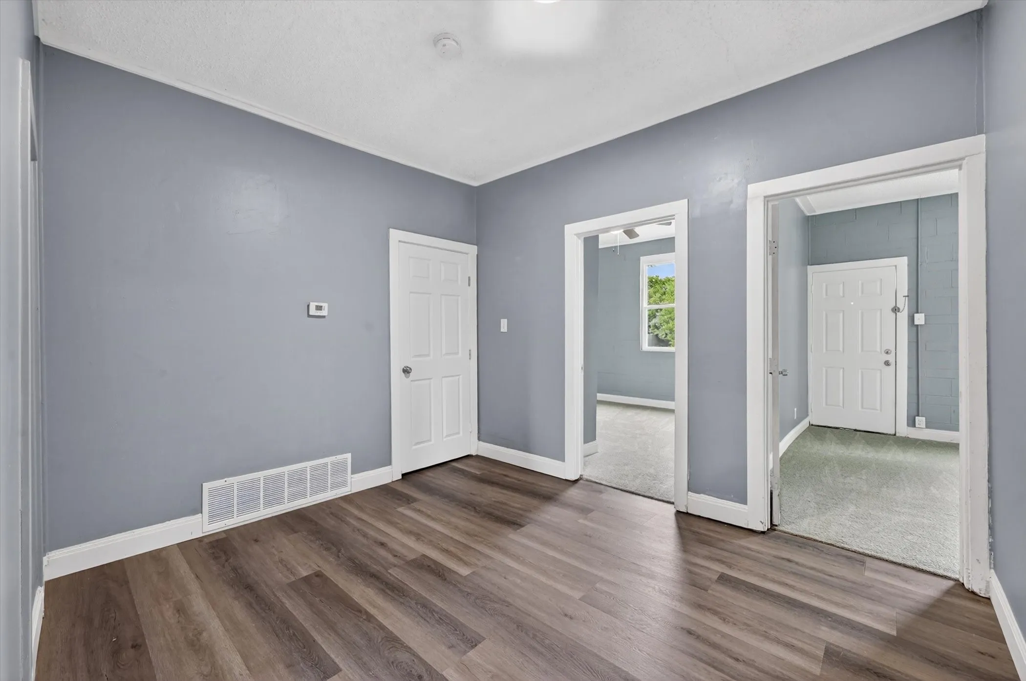 Single Family Residence For Sale in Kaufman County , 401 E Buffalo Street, Forney, Texas 75126, 5 Bedroom, 2 Bathroom, Garage spaces, 2,339 Sqft, built in 1997, mls#21277083, Real Estate Agent in Forney, Homes For Sale in Kaufman county, Homes For Sale in Forney, Realtor in Forney Texas, Real Estate Brokerage Independent Realty Texas, Luminita Cordes Realtor