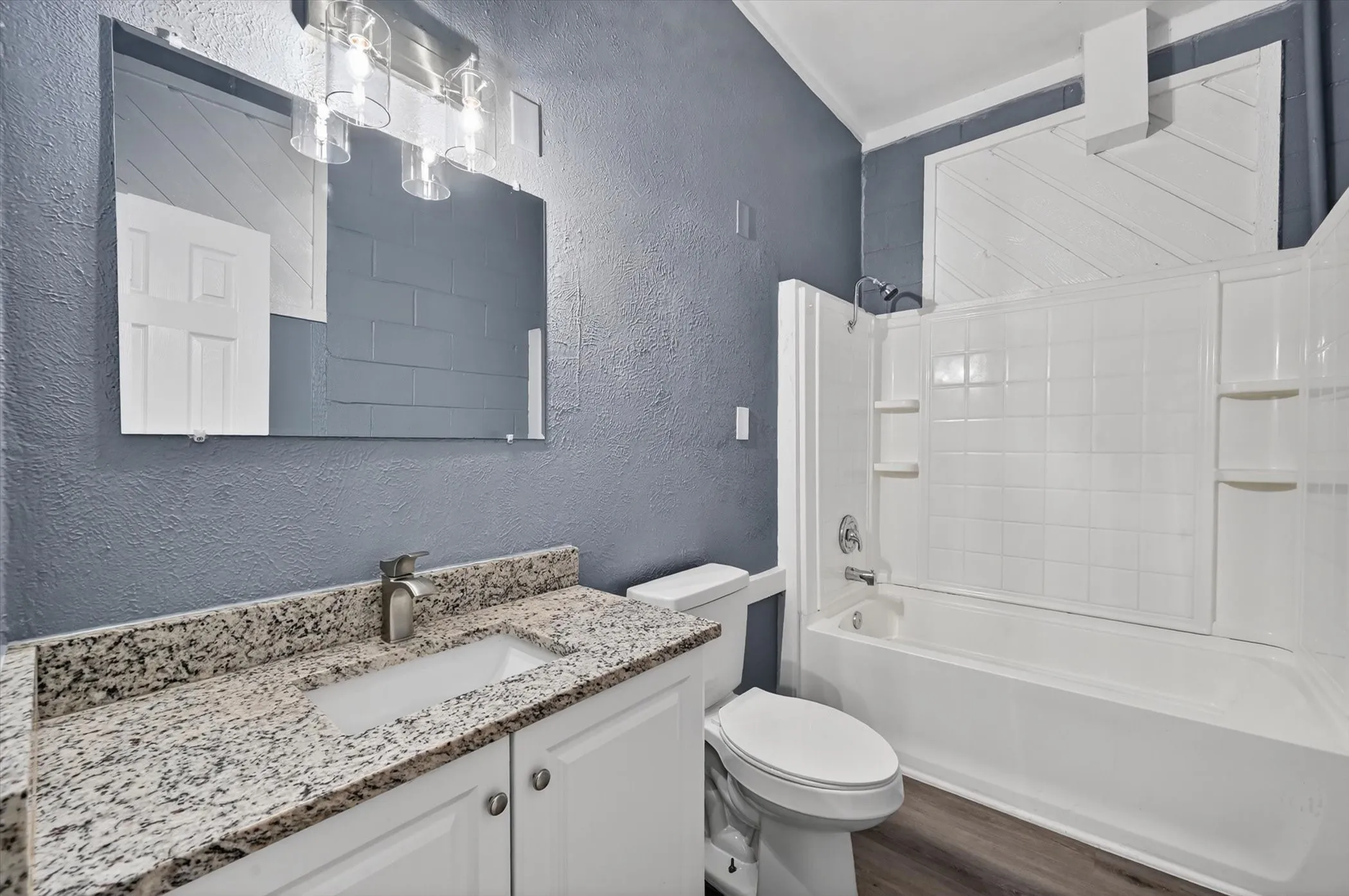 Single Family Residence For Sale in Kaufman County , 401 E Buffalo Street, Forney, Texas 75126, 5 Bedroom, 2 Bathroom, Garage spaces, 2,339 Sqft, built in 1997, mls#21277083, Real Estate Agent in Forney, Homes For Sale in Kaufman county, Homes For Sale in Forney, Realtor in Forney Texas, Real Estate Brokerage Independent Realty Texas, Luminita Cordes Realtor