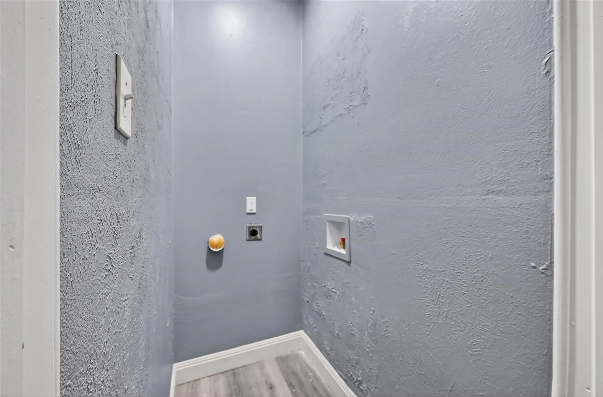 Single Family Residence For Sale in Kaufman County , 401 E Buffalo Street, Forney, Texas 75126, 5 Bedroom, 2 Bathroom, Garage spaces, 2,339 Sqft, built in 1997, mls#21277083, Real Estate Agent in Forney, Homes For Sale in Kaufman county, Homes For Sale in Forney, Realtor in Forney Texas, Real Estate Brokerage Independent Realty Texas, Luminita Cordes Realtor