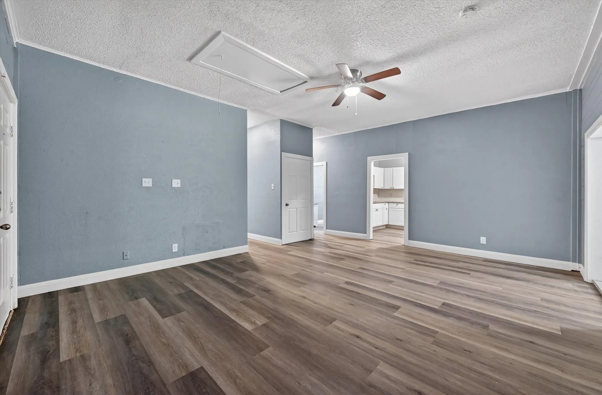 Single Family Residence For Sale in Kaufman County , 401 E Buffalo Street, Forney, Texas 75126, 5 Bedroom, 2 Bathroom, Garage spaces, 2,339 Sqft, built in 1997, mls#21277083, Real Estate Agent in Forney, Homes For Sale in Kaufman county, Homes For Sale in Forney, Realtor in Forney Texas, Real Estate Brokerage Independent Realty Texas, Luminita Cordes Realtor